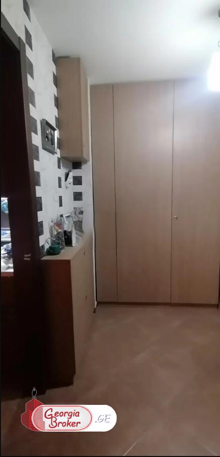 იყიდება ახალი გარემონტებული 3 ოთახიანი ბინა