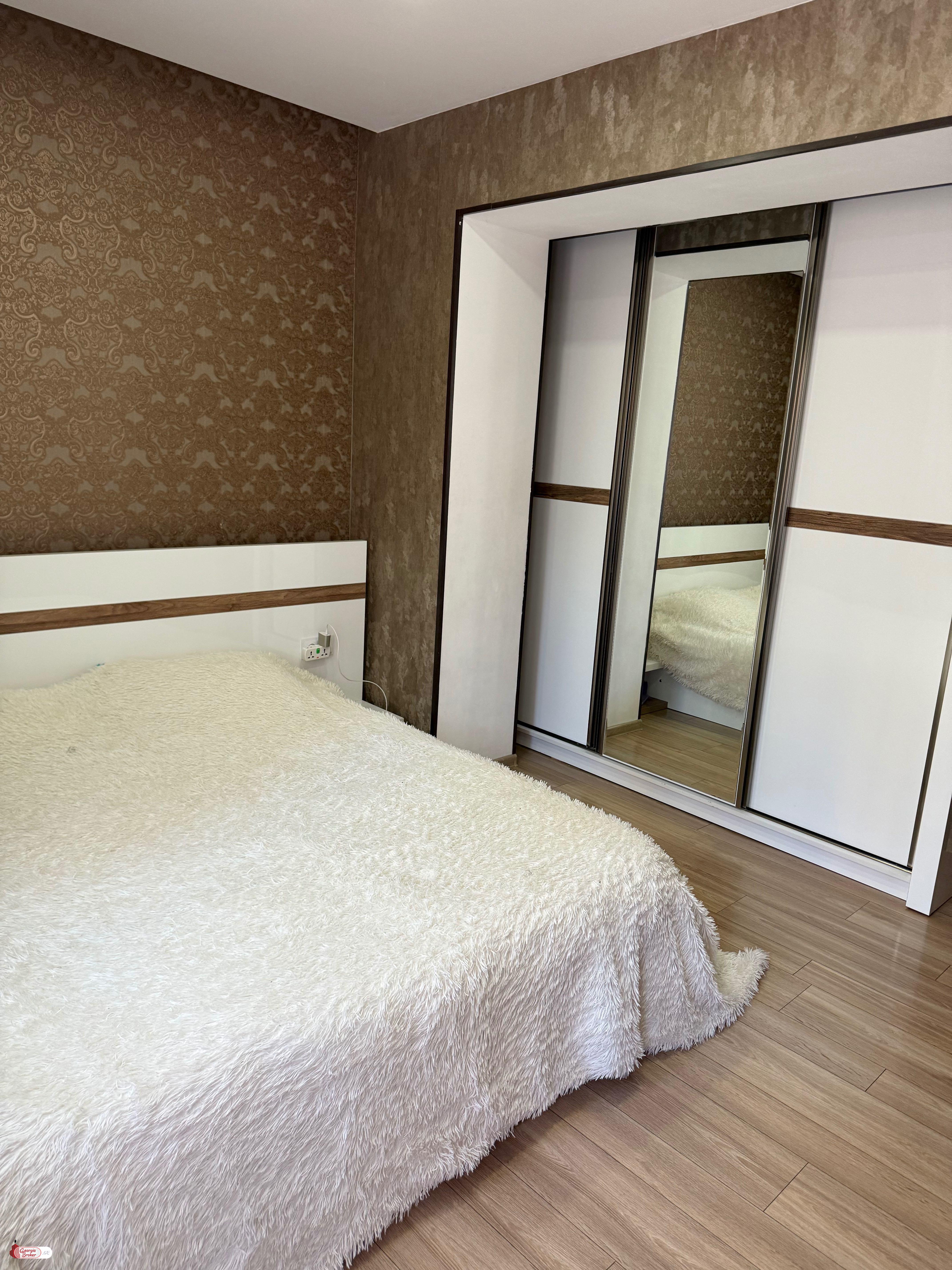 продается квартира с новым ремонтом 3-комнаты