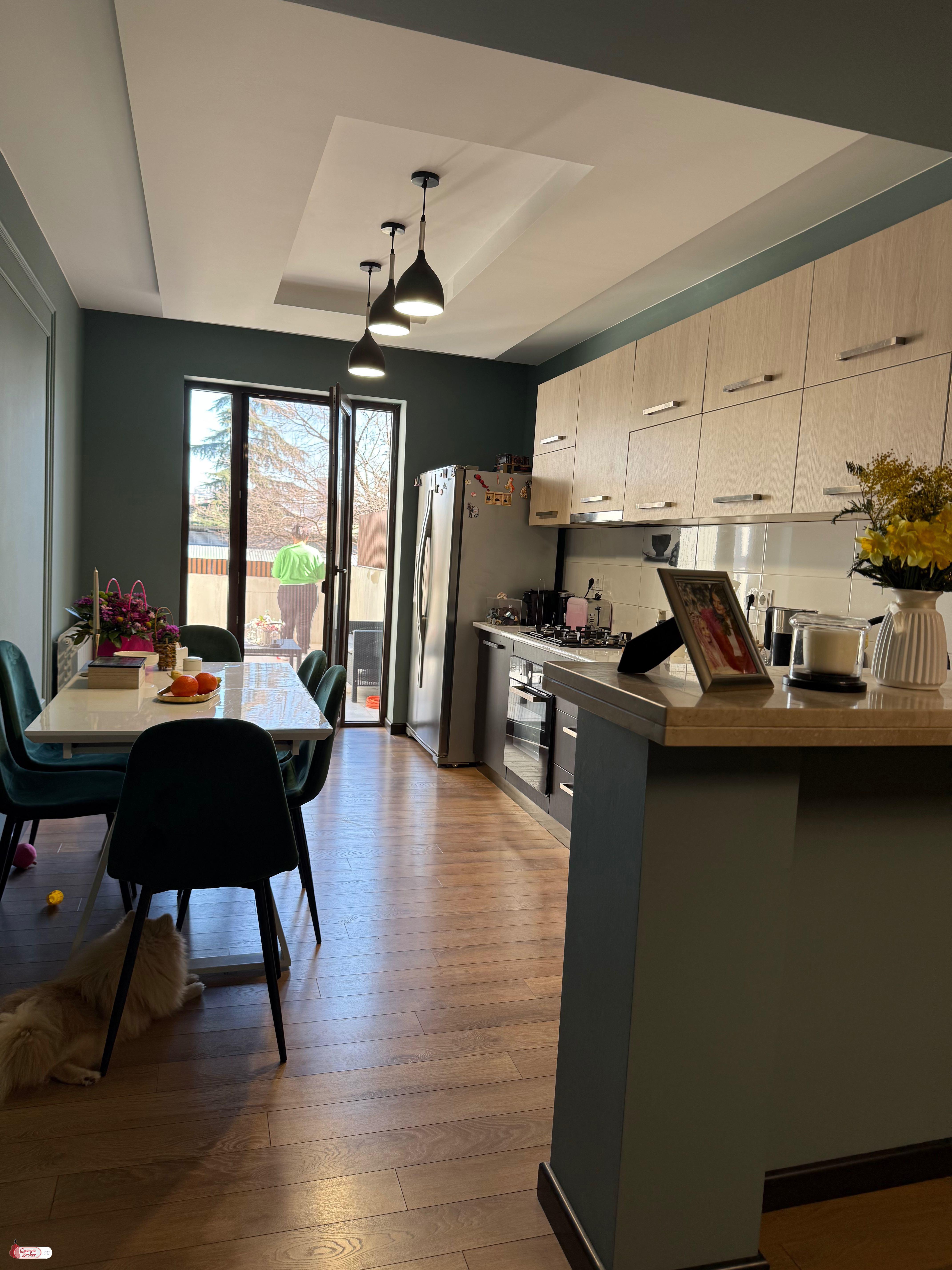 продается квартира с новым ремонтом 3-комнаты