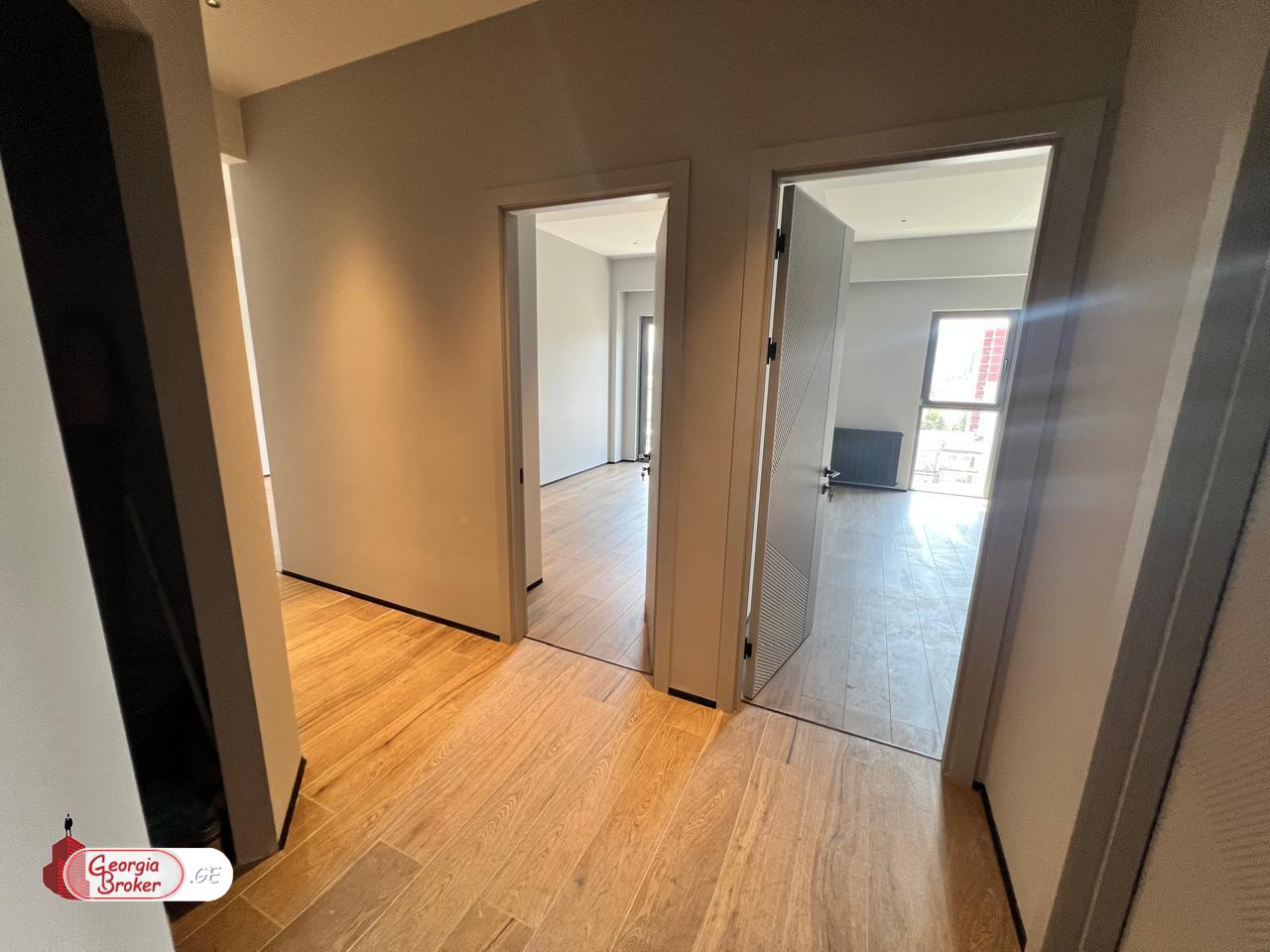 იყიდება ახალი გარემონტებული 3 ოთახიანი ბინა