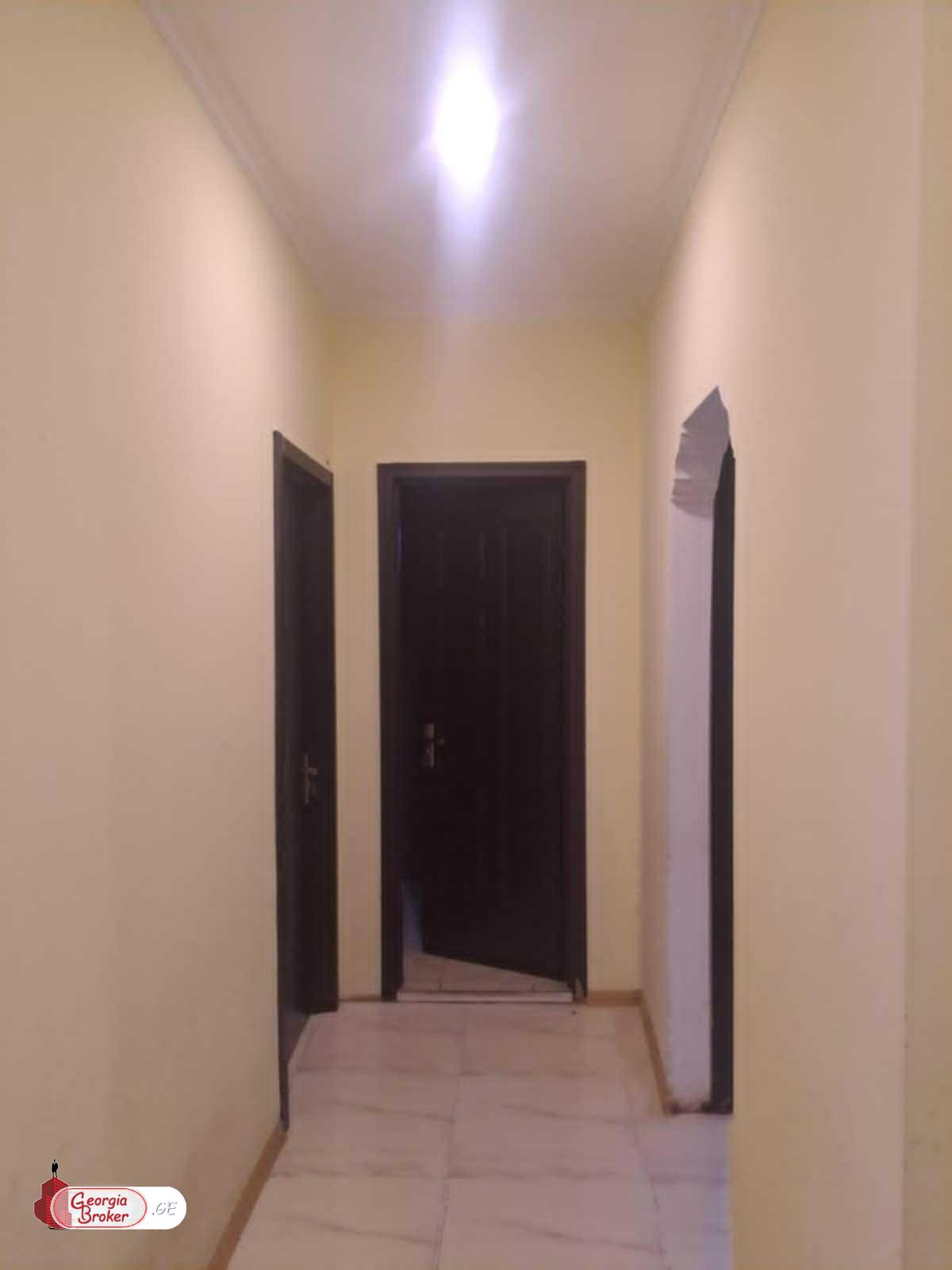 იყიდება ახალი გარემონტებული 4 ოთახიანი ბინა