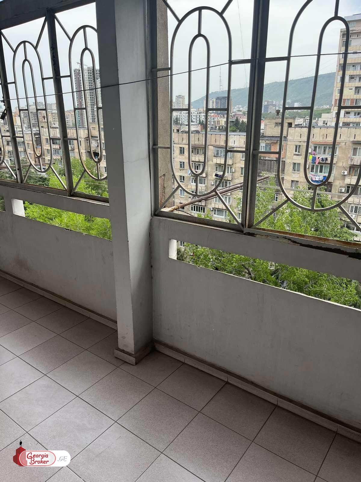 იყიდება ახალი გარემონტებული 3 ოთახიანი ბინა