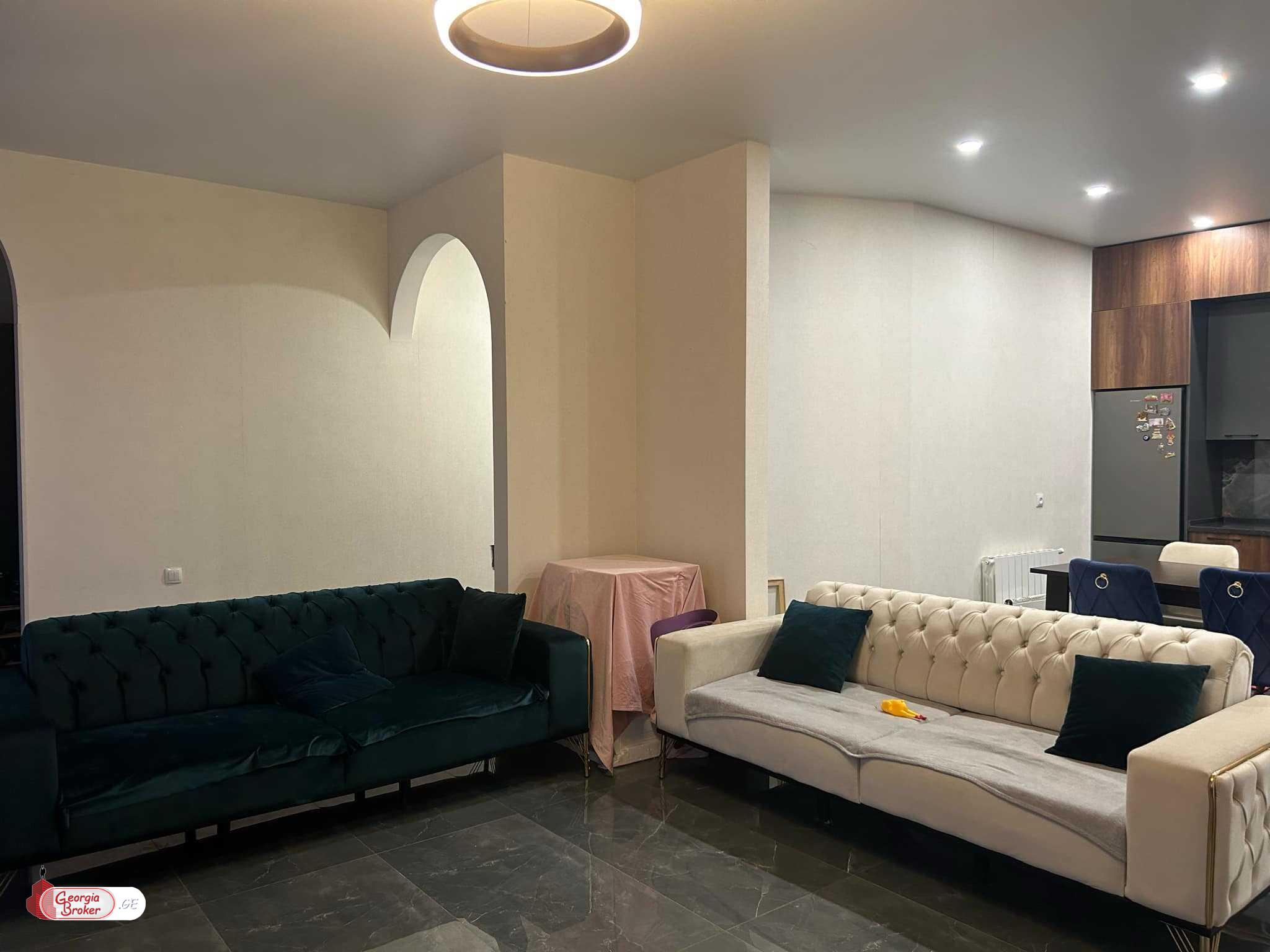 იყიდება ახალი გარემონტებული 4 ოთახიანი ბინა