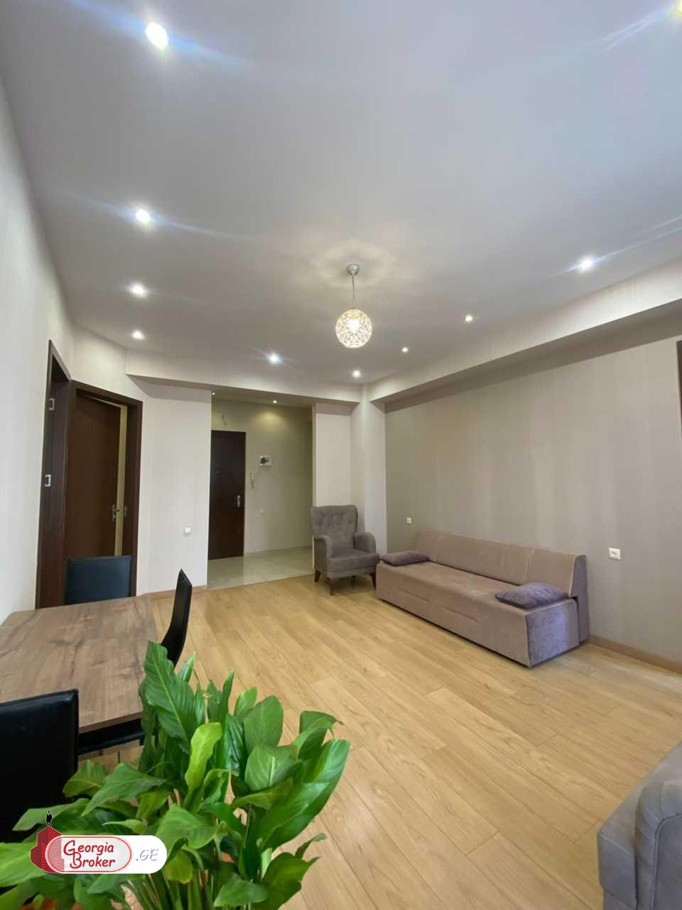 იყიდება ახალი გარემონტებული 3 ოთახიანი ბინა