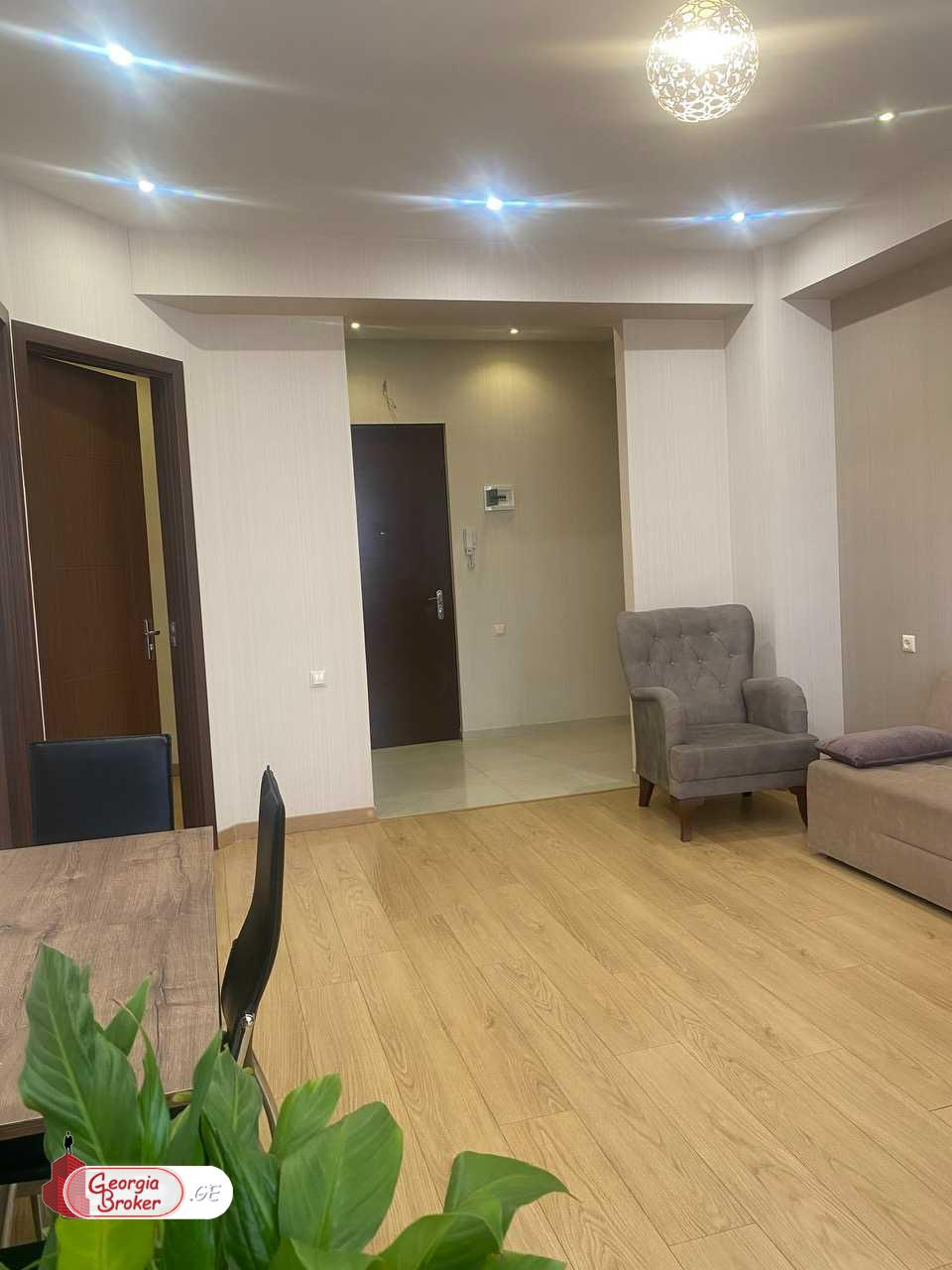 იყიდება ახალი გარემონტებული 3 ოთახიანი ბინა