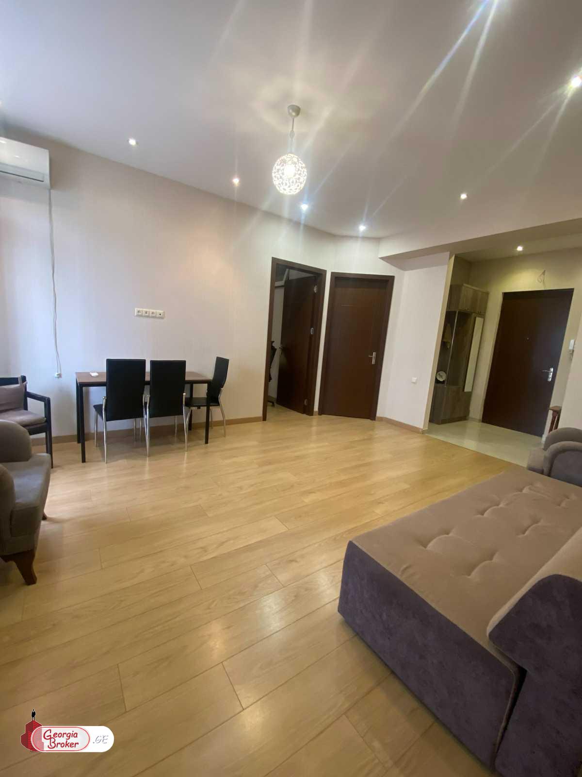 იყიდება ახალი გარემონტებული 3 ოთახიანი ბინა