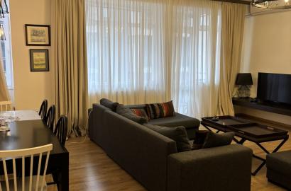 იყიდება ახალი გარემონტებული 5 ოთახიანი ბინა