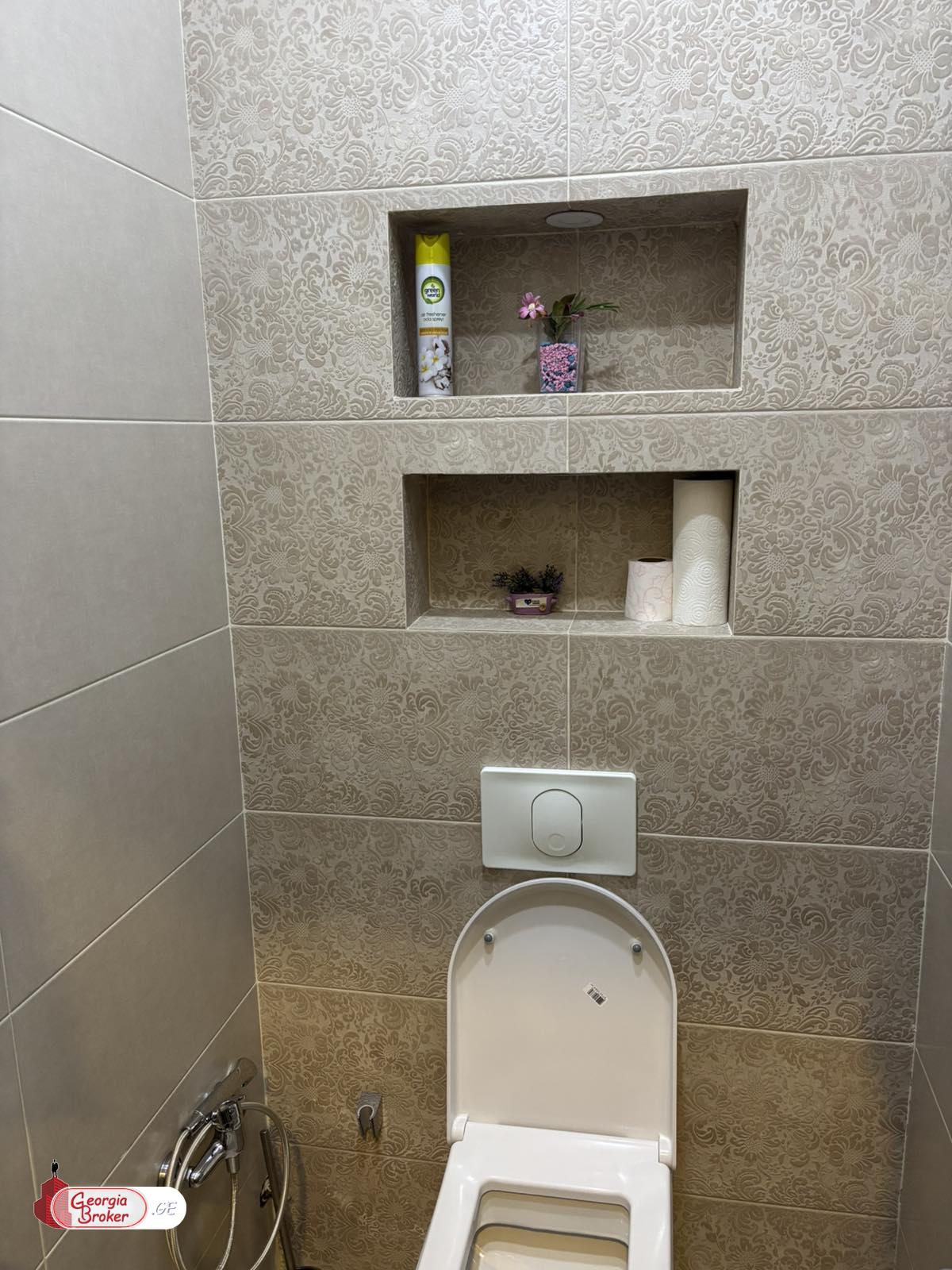 იყიდება ახალი გარემონტებული 5 ოთახიანი ბინა