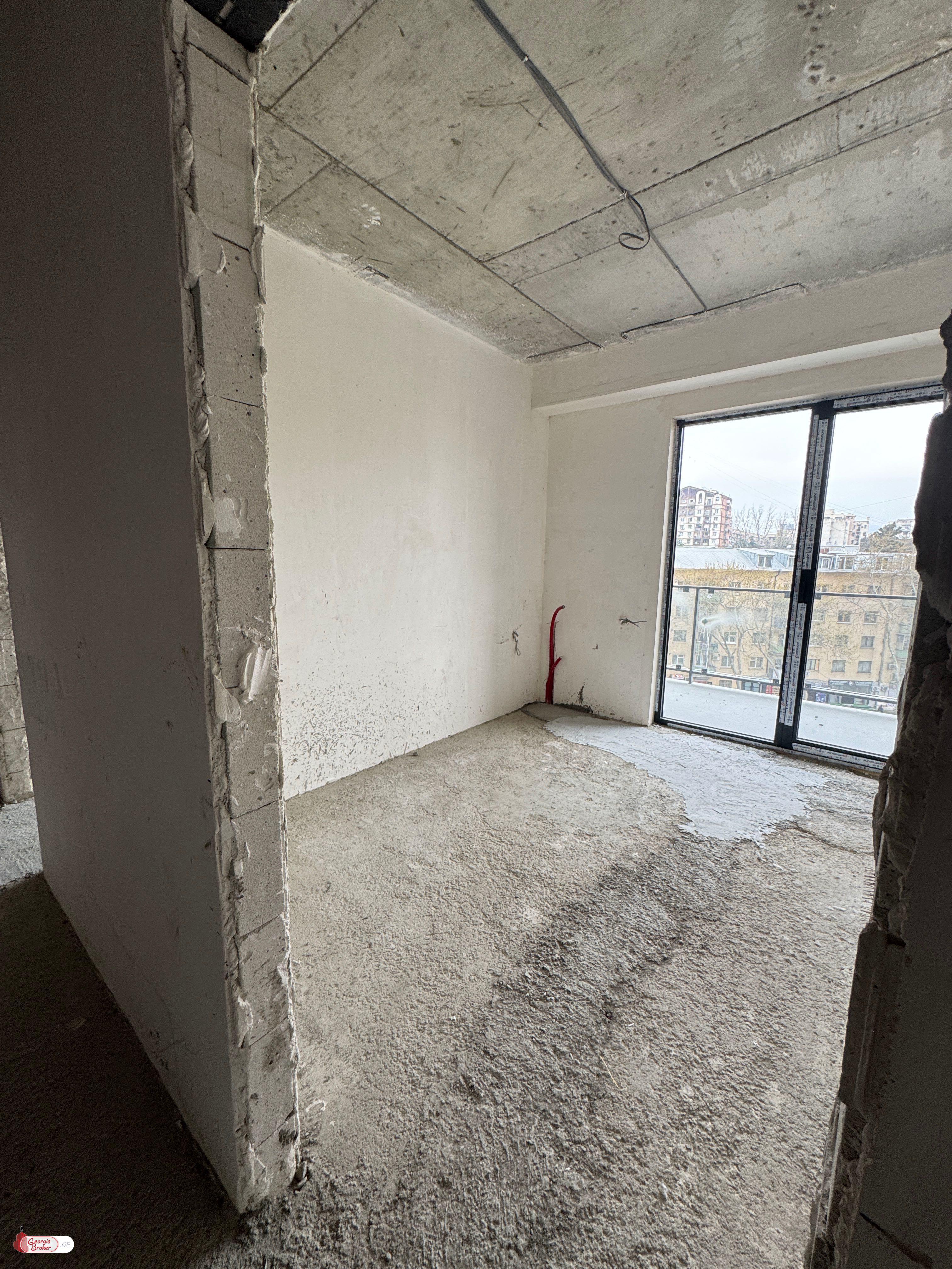 იყიდება ახალი აშენებული 4 ოთახიანი ბინა