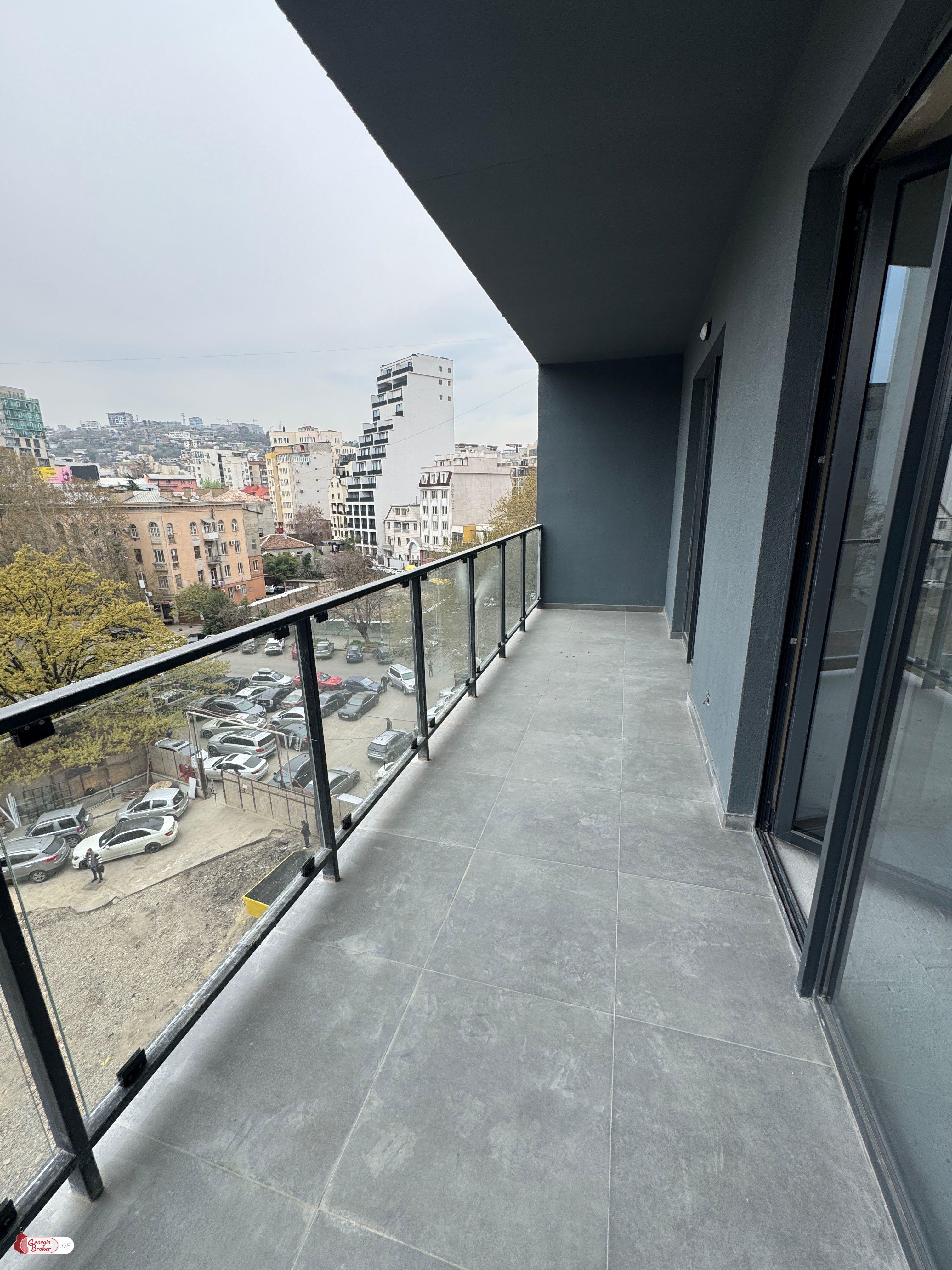 იყიდება ახალი აშენებული 4 ოთახიანი ბინა