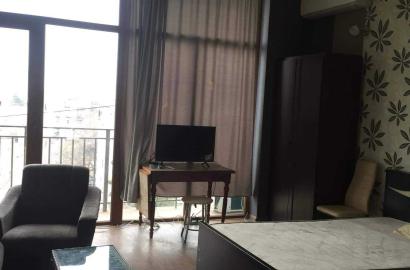 იყიდება ძველი გარემონტებული 2 ოთახიანი ბინა