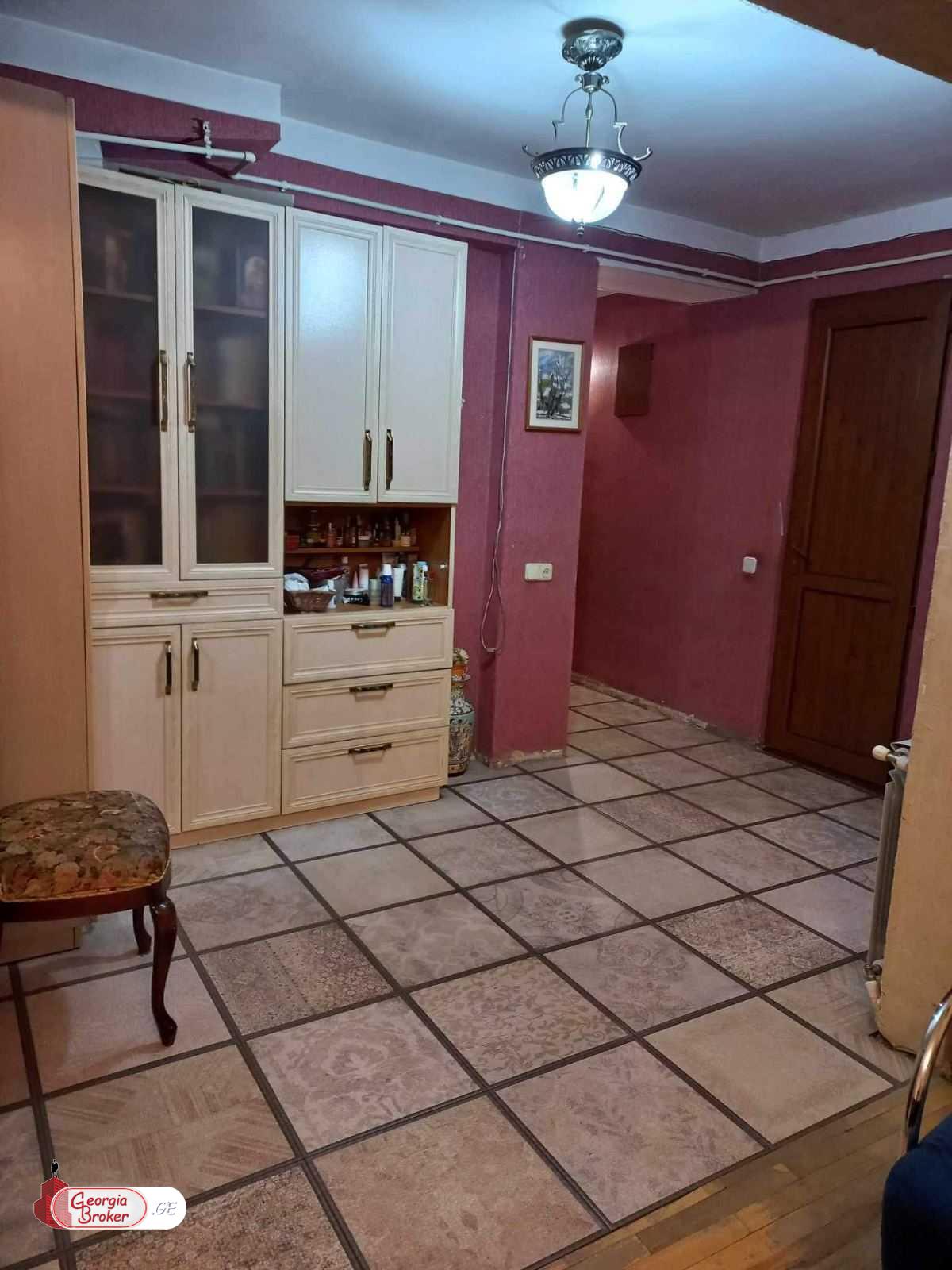 old repaired 3-room apartment for sale