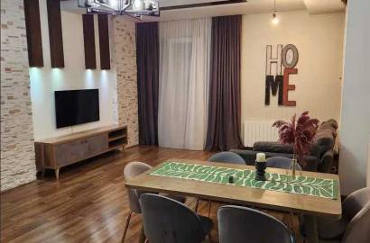 იყიდება ახალი გარემონტებული 4 ოთახიანი ბინა