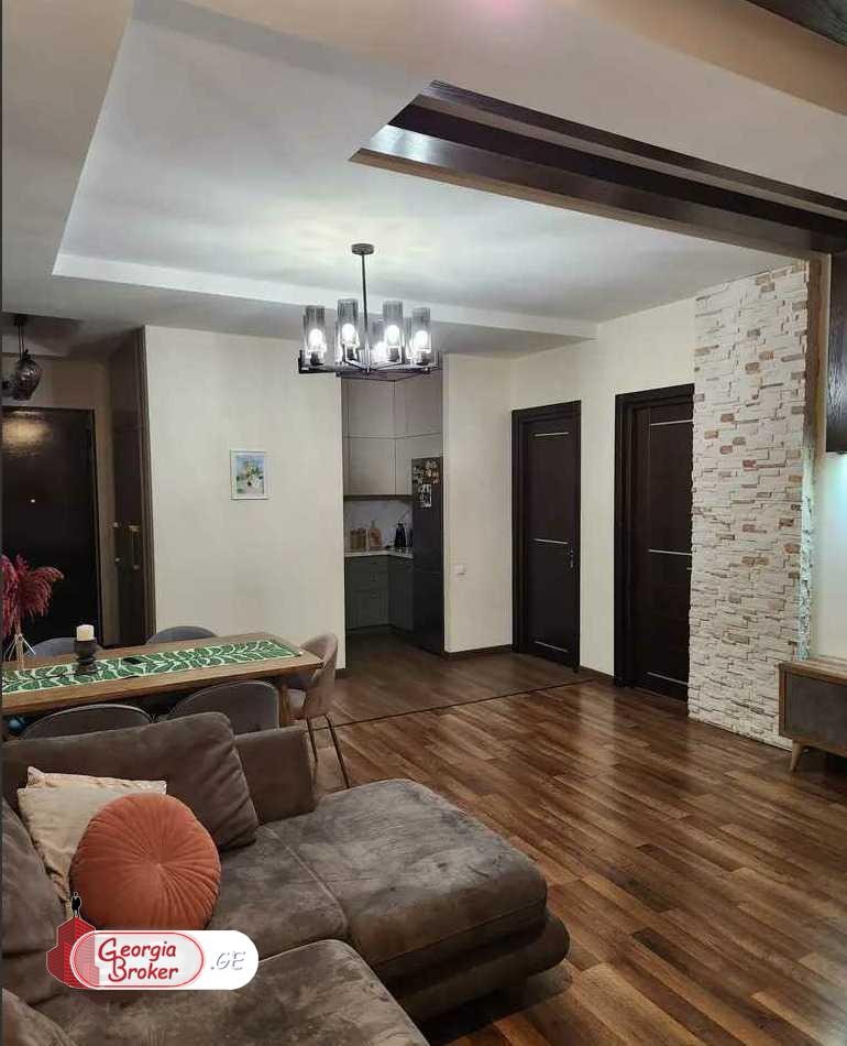 იყიდება ახალი გარემონტებული 4 ოთახიანი ბინა