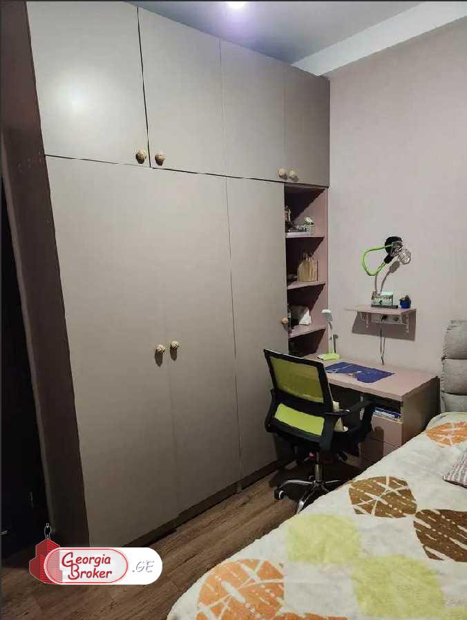 იყიდება ახალი გარემონტებული 4 ოთახიანი ბინა