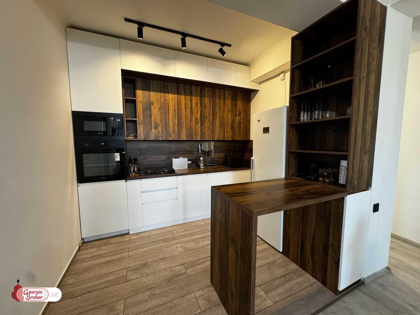 nearly repaired 3-room apartment for sale