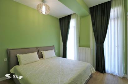 იყიდება ახალი გარემონტებული 4 ოთახიანი ბინა