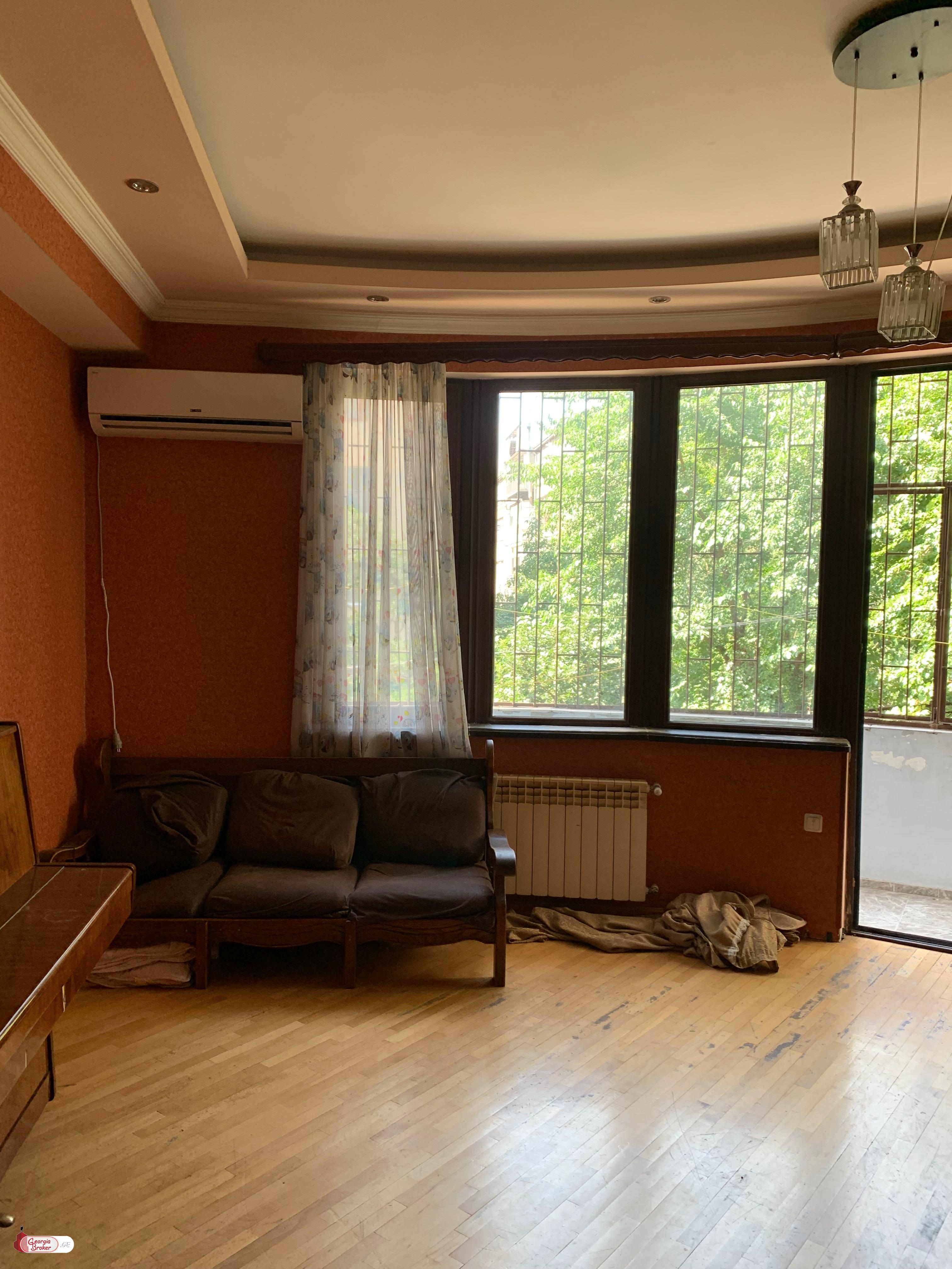 იყიდება ახალი გარემონტებული 3 ოთახიანი ბინა