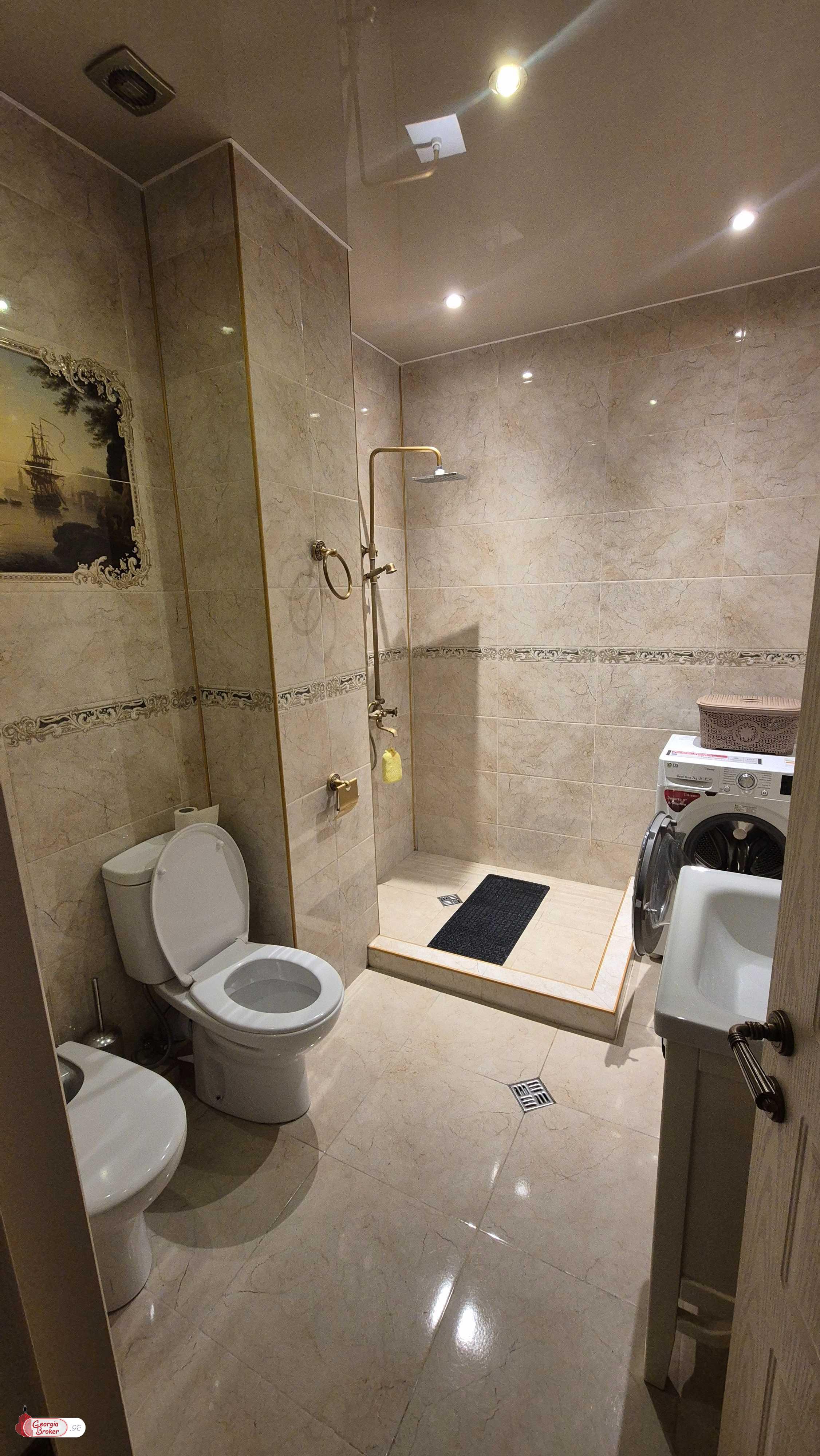 იყიდება ახალი გარემონტებული 4 ოთახიანი ბინა