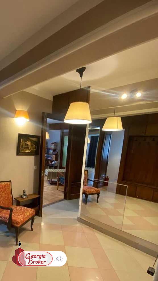 იყიდება ახალი გარემონტებული 2 ოთახიანი ბინა