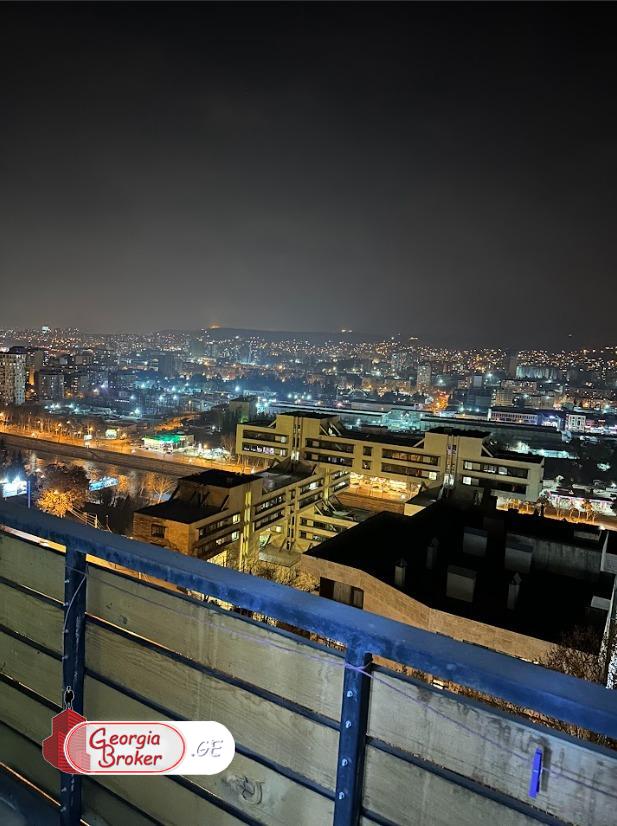 იყიდება ახალი გარემონტებული 4 ოთახიანი ბინა