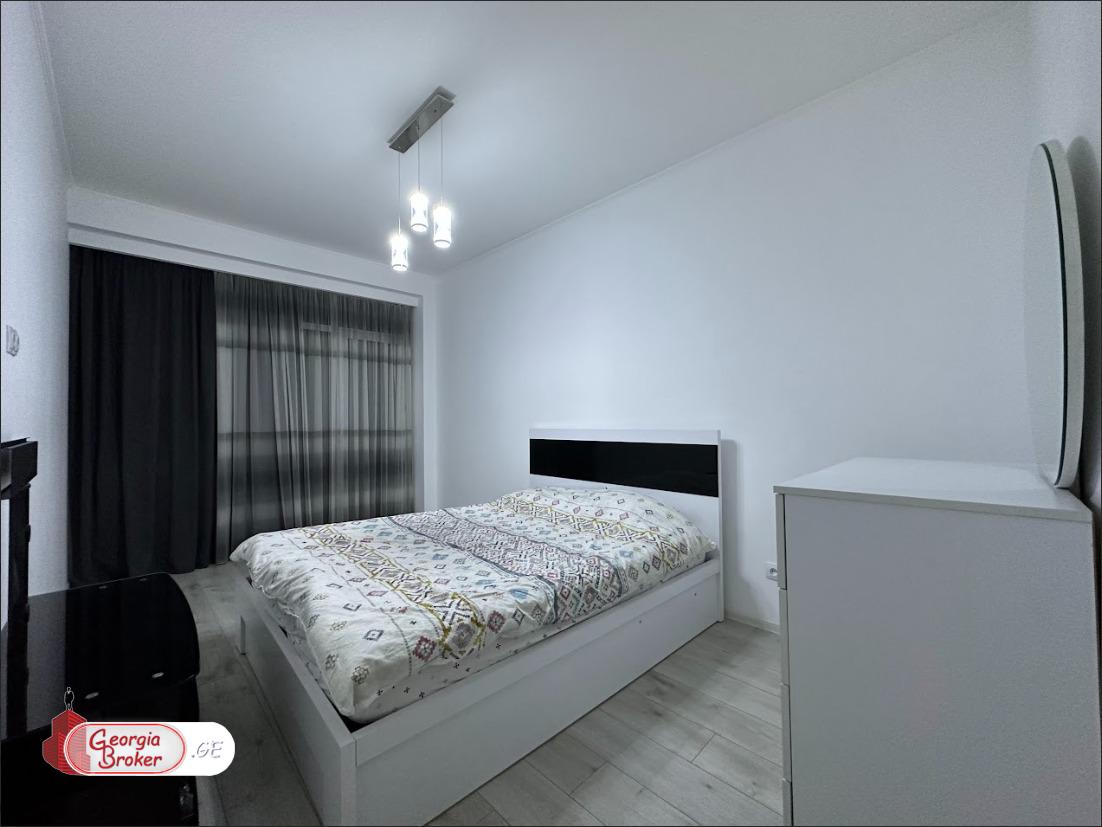 იყიდება ახალი გარემონტებული 4 ოთახიანი ბინა