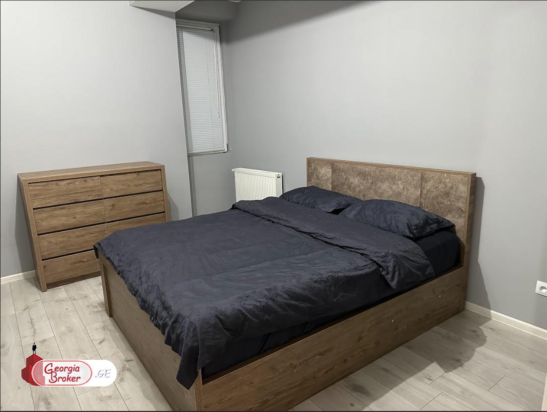 იყიდება ახალი გარემონტებული 4 ოთახიანი ბინა