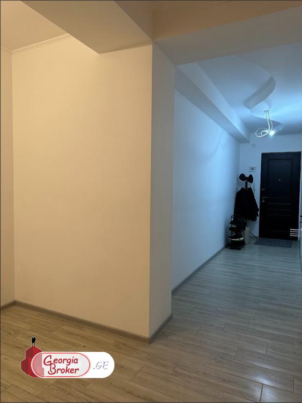 იყიდება ახალი გარემონტებული 4 ოთახიანი ბინა