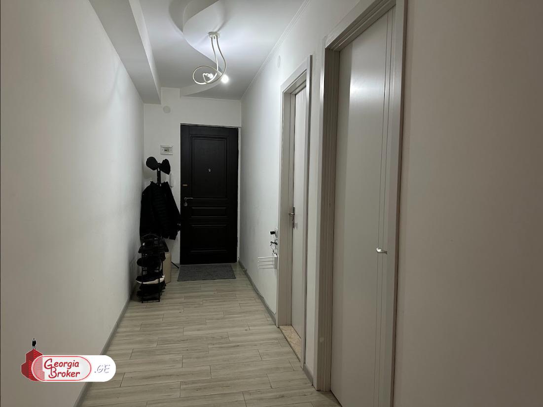 იყიდება ახალი გარემონტებული 4 ოთახიანი ბინა