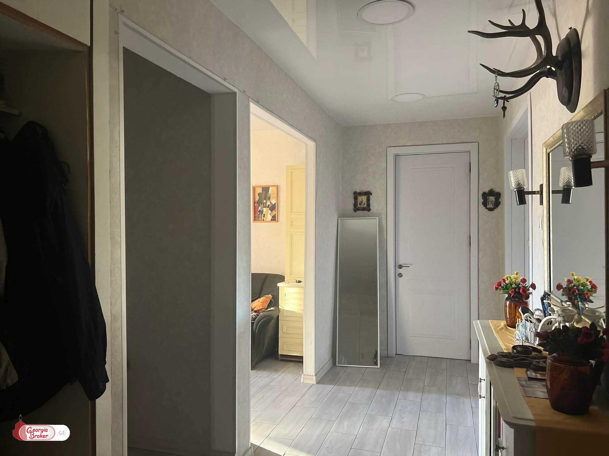 old repaired 5-room apartment for sale