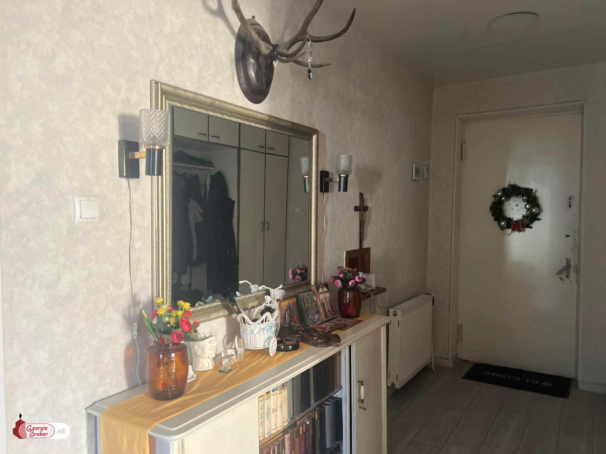 old repaired 5-room apartment for sale