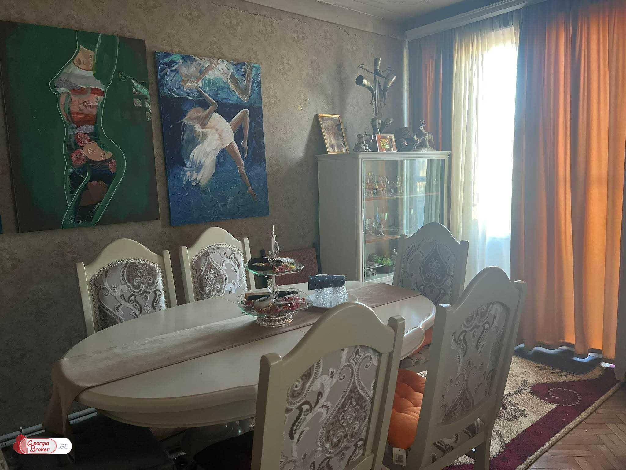 old repaired 5-room apartment for sale