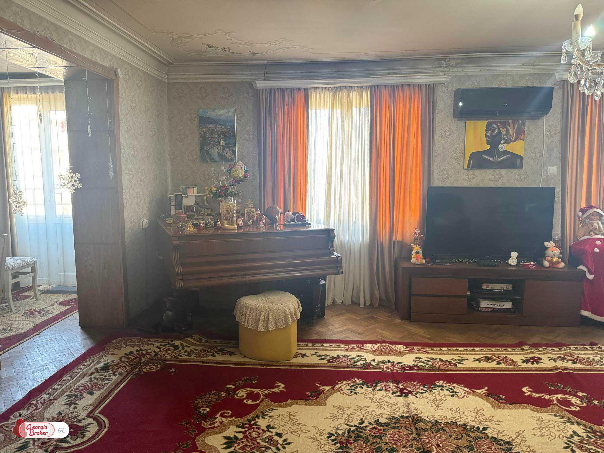 old repaired 5-room apartment for sale