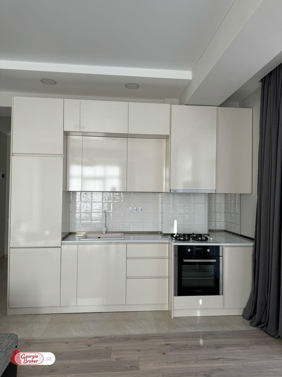 იყიდება ახალი გარემონტებული 2 ოთახიანი ბინა