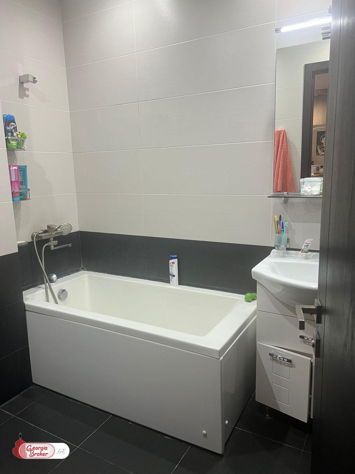 nearly repaired 3-room apartment for sale