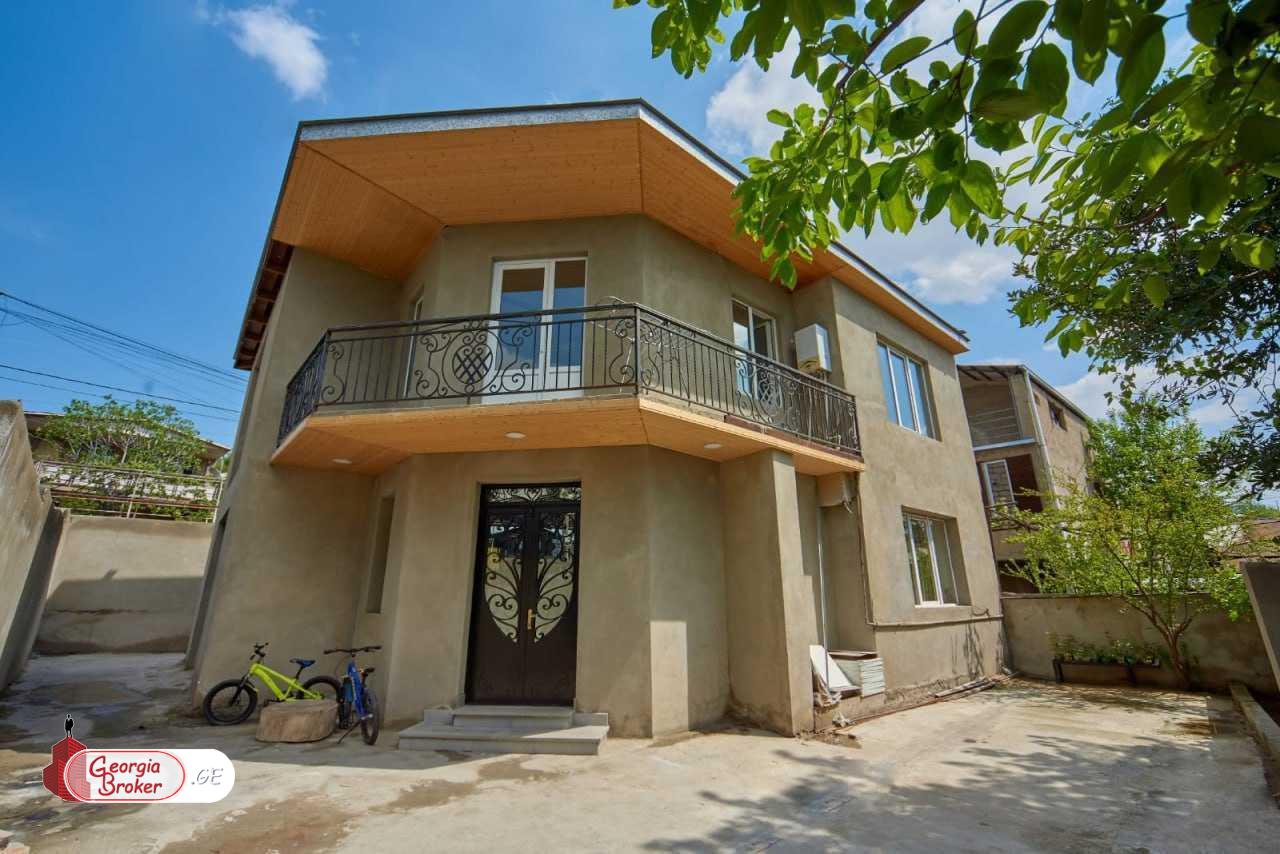 продается дом с новым ремонтом 6-комнат