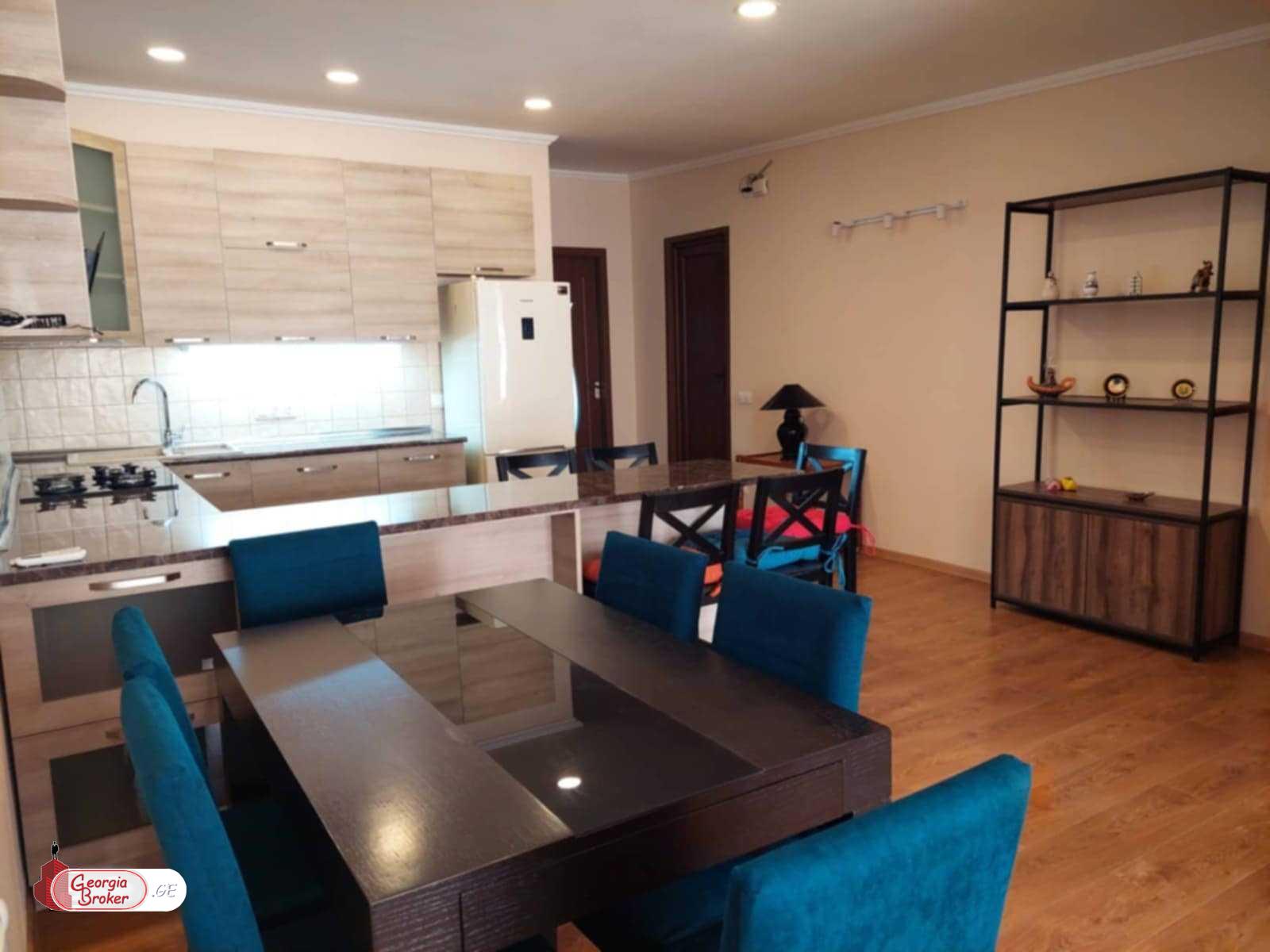 იყიდება ახალი გარემონტებული 4 ოთახიანი ბინა