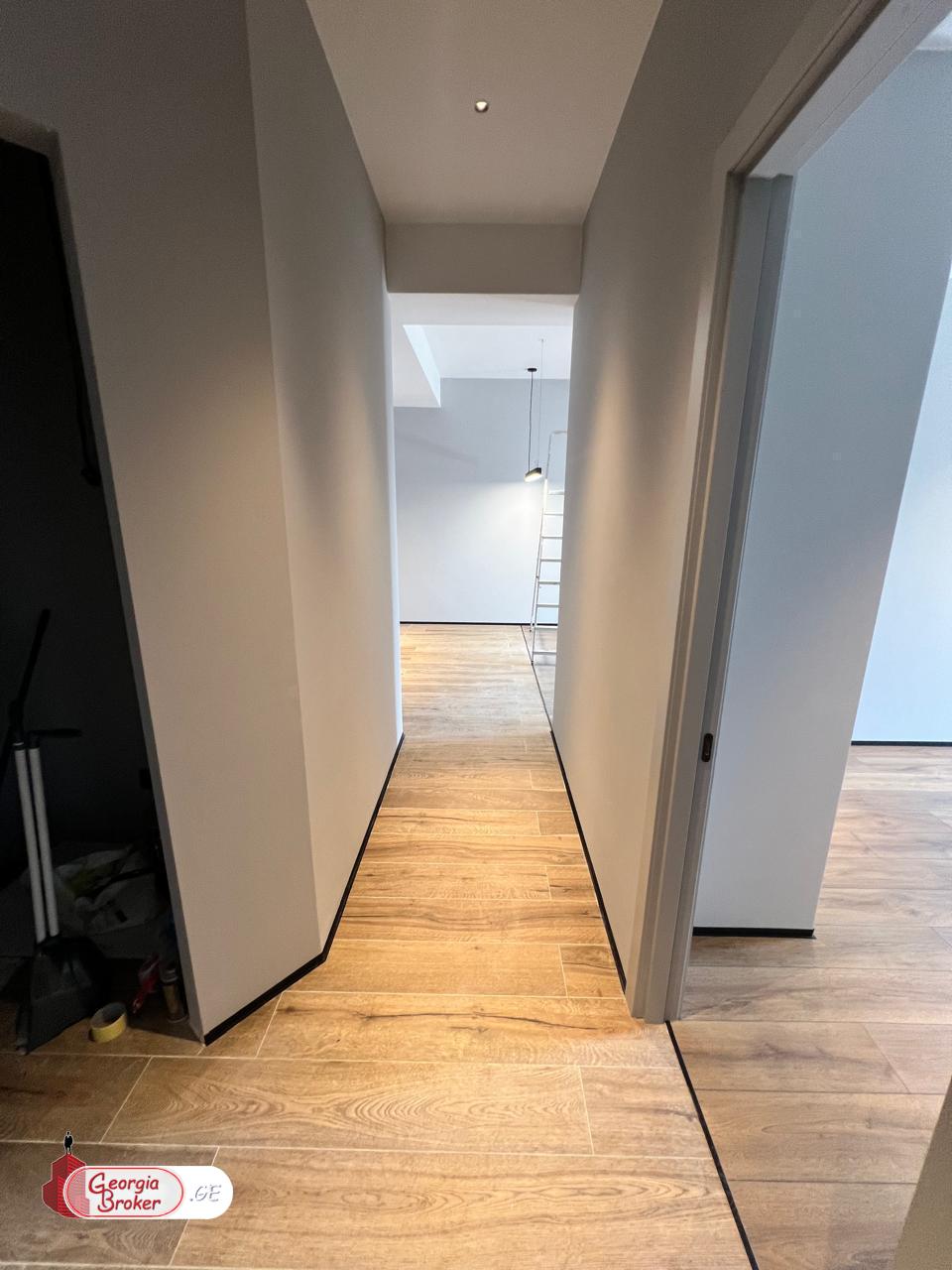 продается квартира с новым ремонтом 3-комнаты