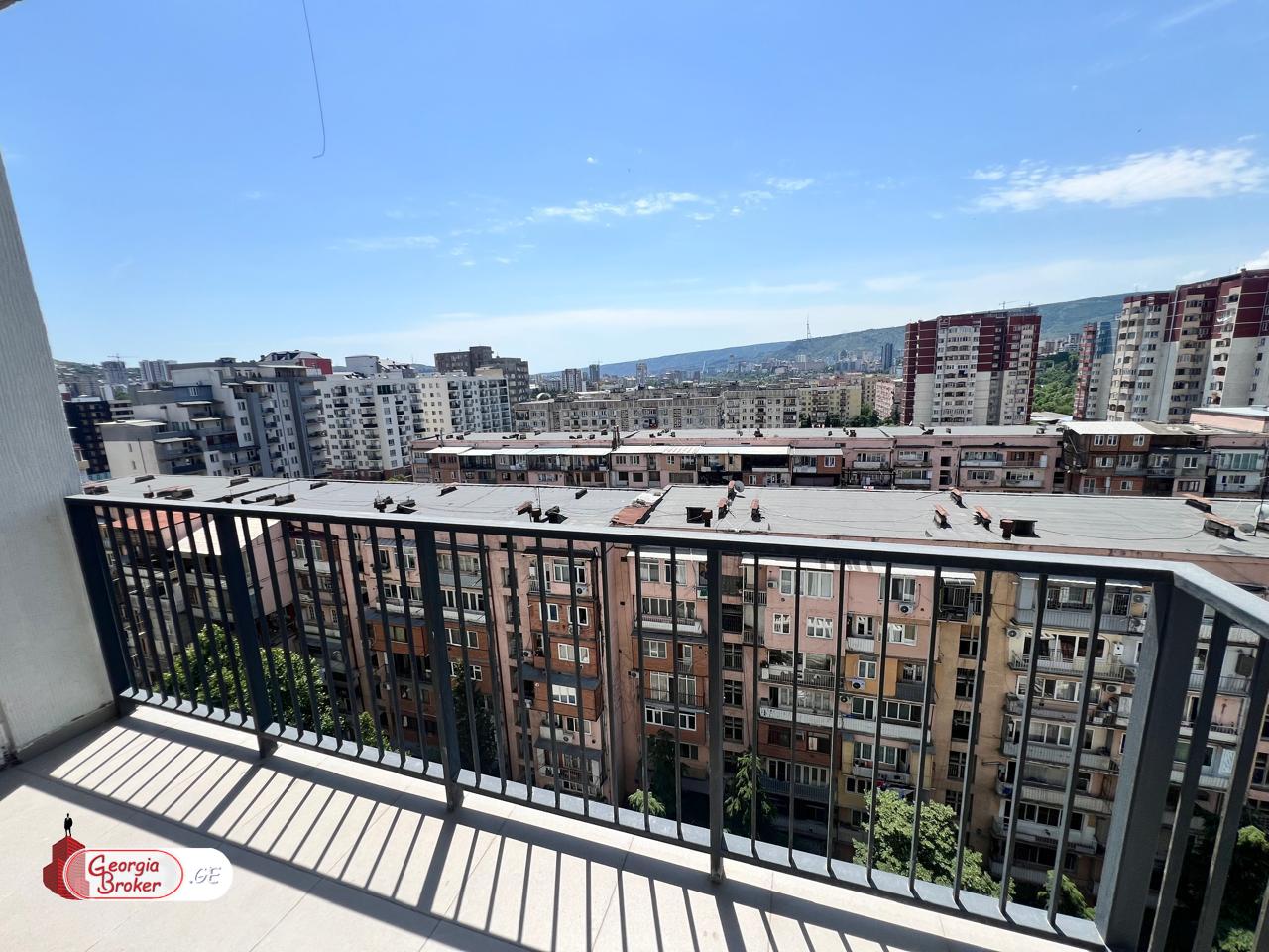 продается квартира с новым ремонтом 3-комнаты