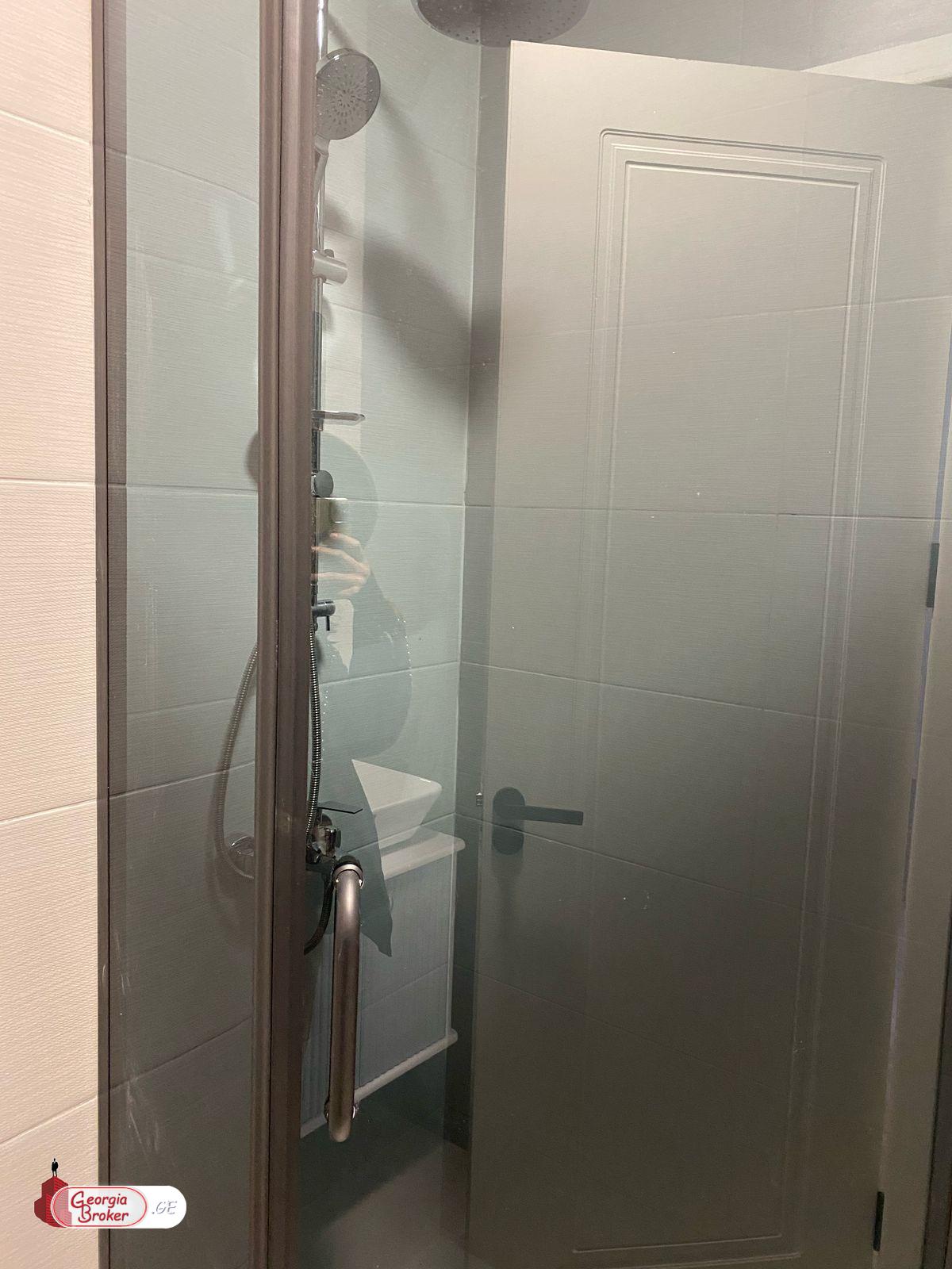 იყიდება ახალი გარემონტებული 3 ოთახიანი ბინა