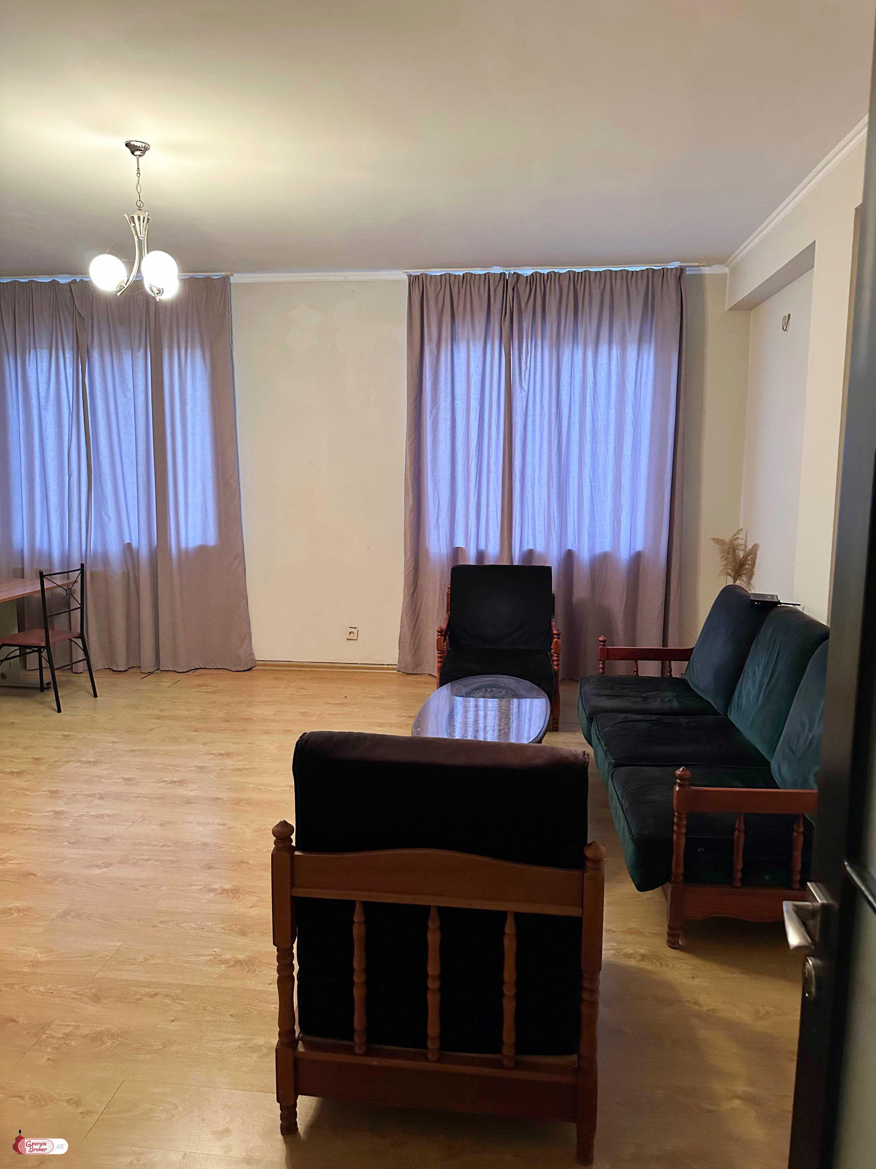 იყიდება ახალი გარემონტებული 4 ოთახიანი ბინა