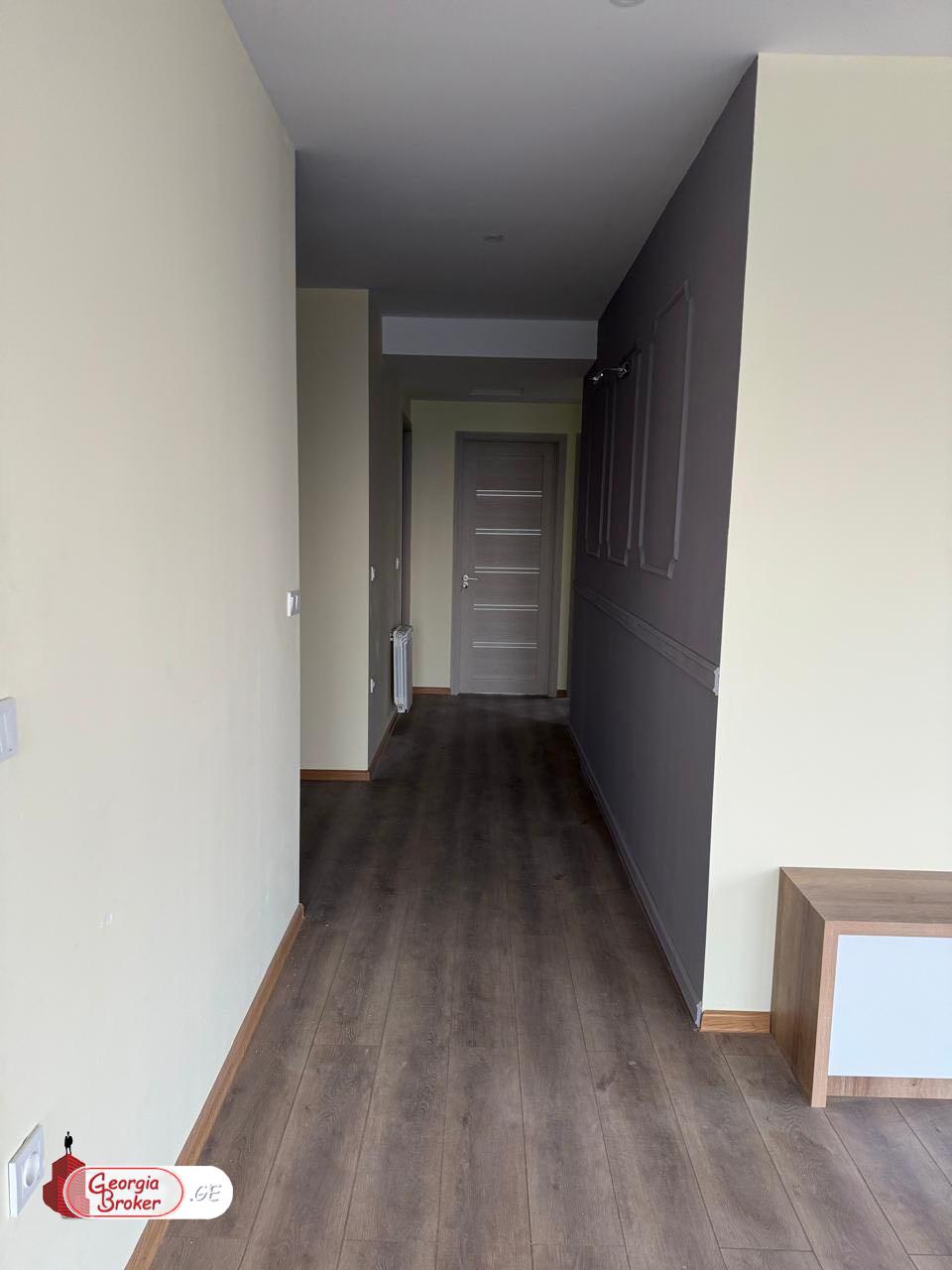 იყიდება ახალი გარემონტებული 4 ოთახიანი ბინა