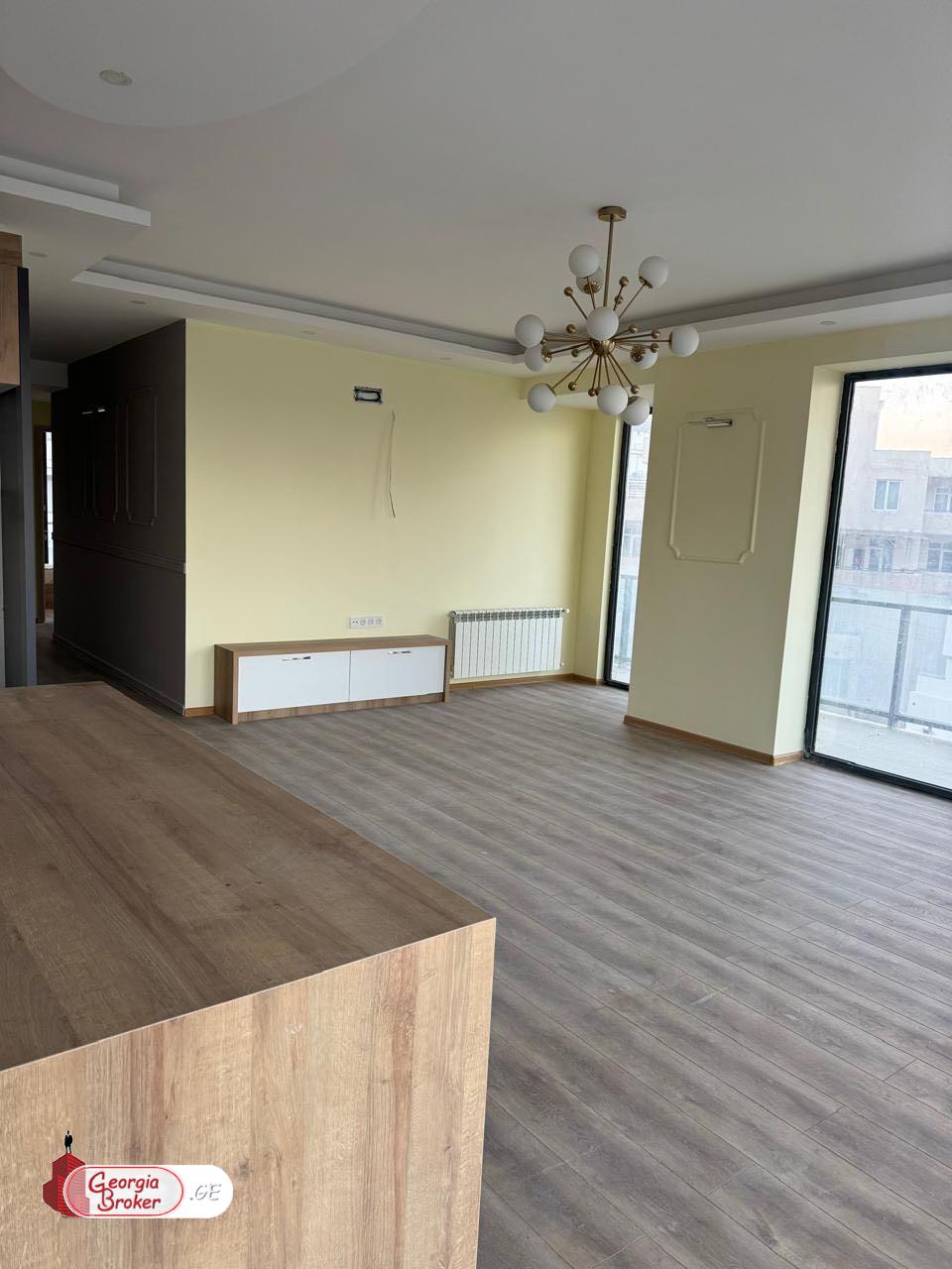 იყიდება ახალი გარემონტებული 4 ოთახიანი ბინა