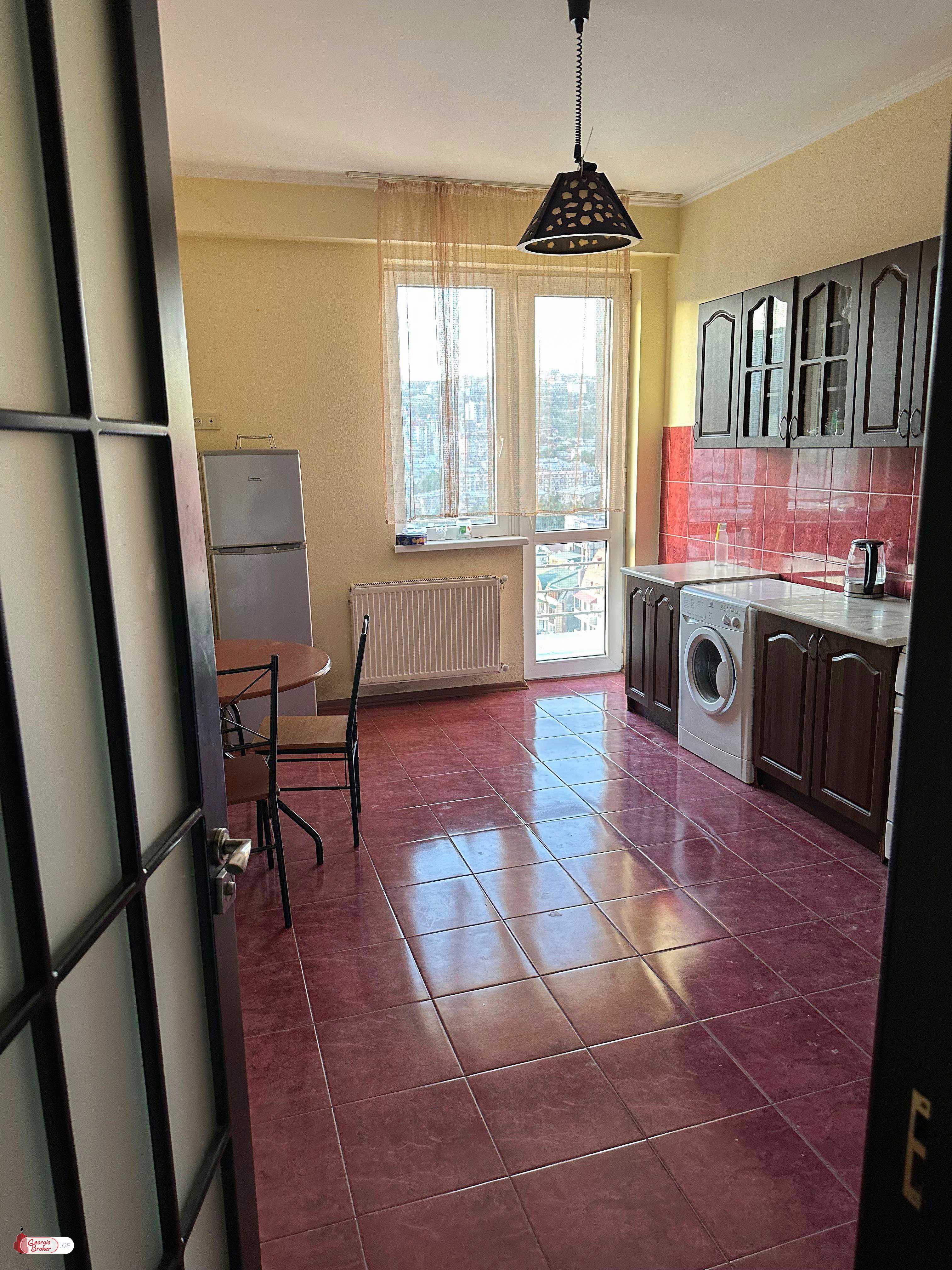 იყიდება ახალი გარემონტებული 4 ოთახიანი ბინა