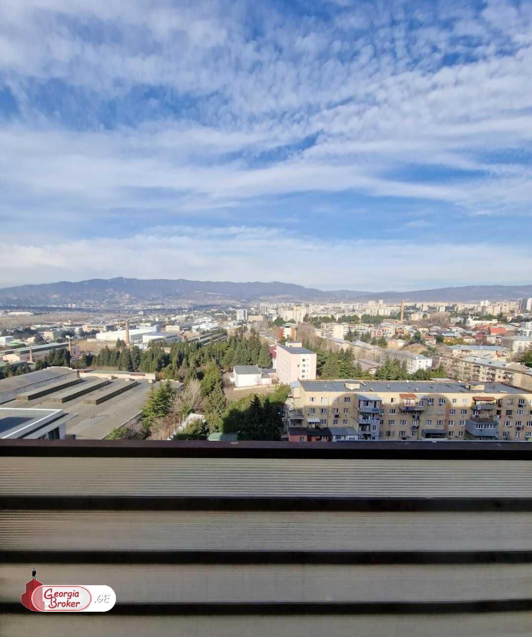 იყიდება ახალი გარემონტებული 3 ოთახიანი ბინა