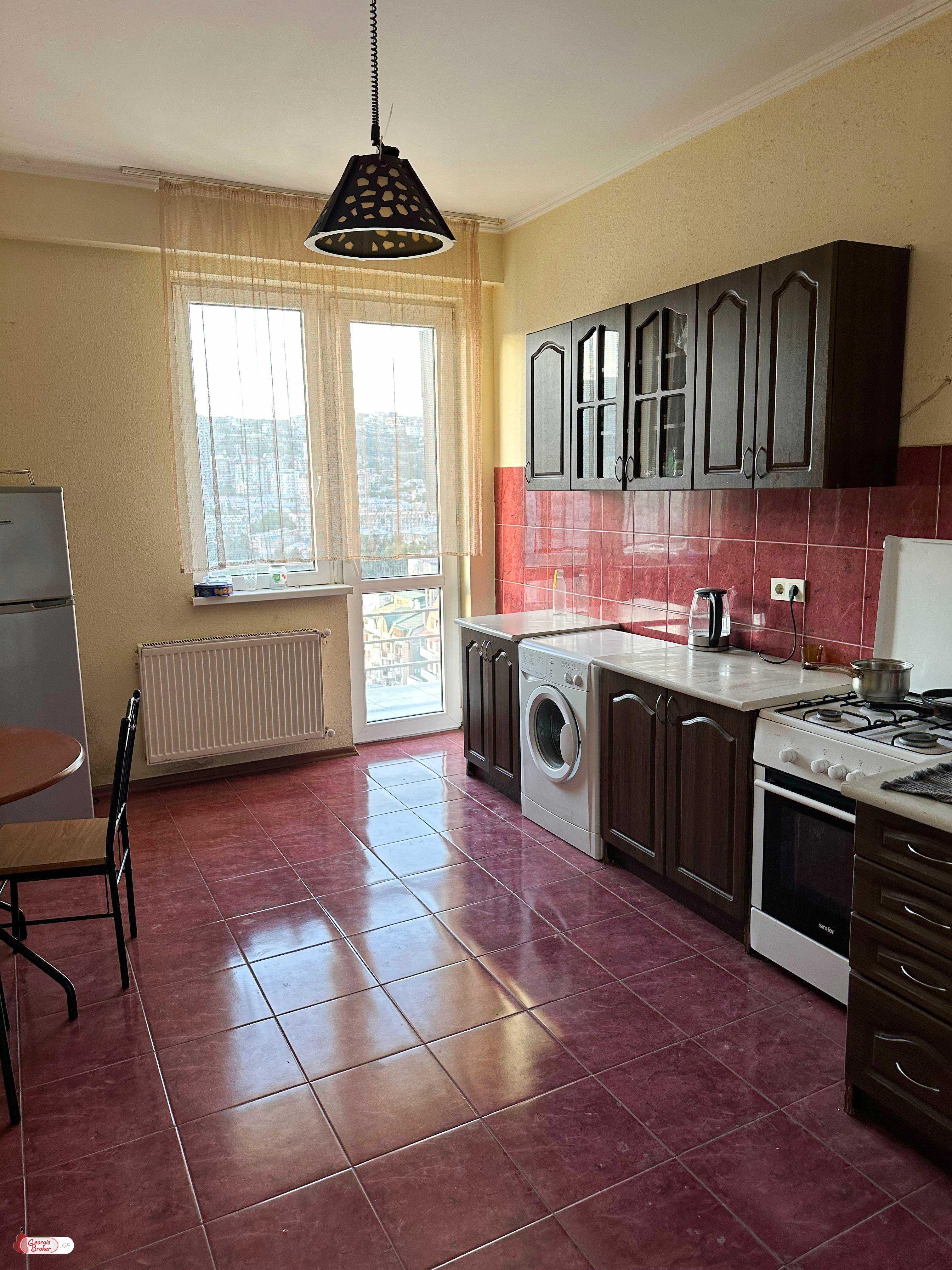 იყიდება ახალი გარემონტებული 4 ოთახიანი ბინა