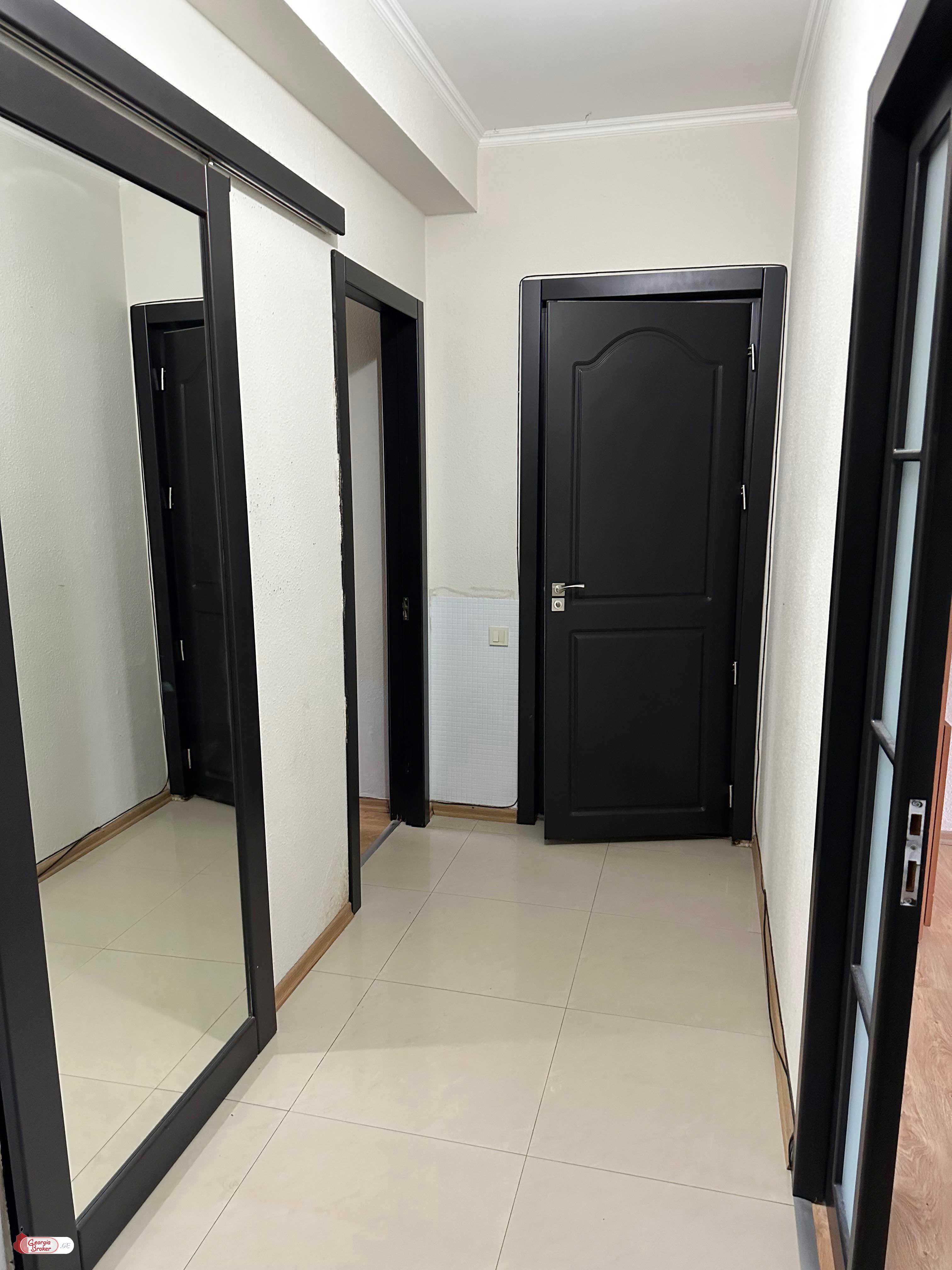 იყიდება ახალი გარემონტებული 4 ოთახიანი ბინა