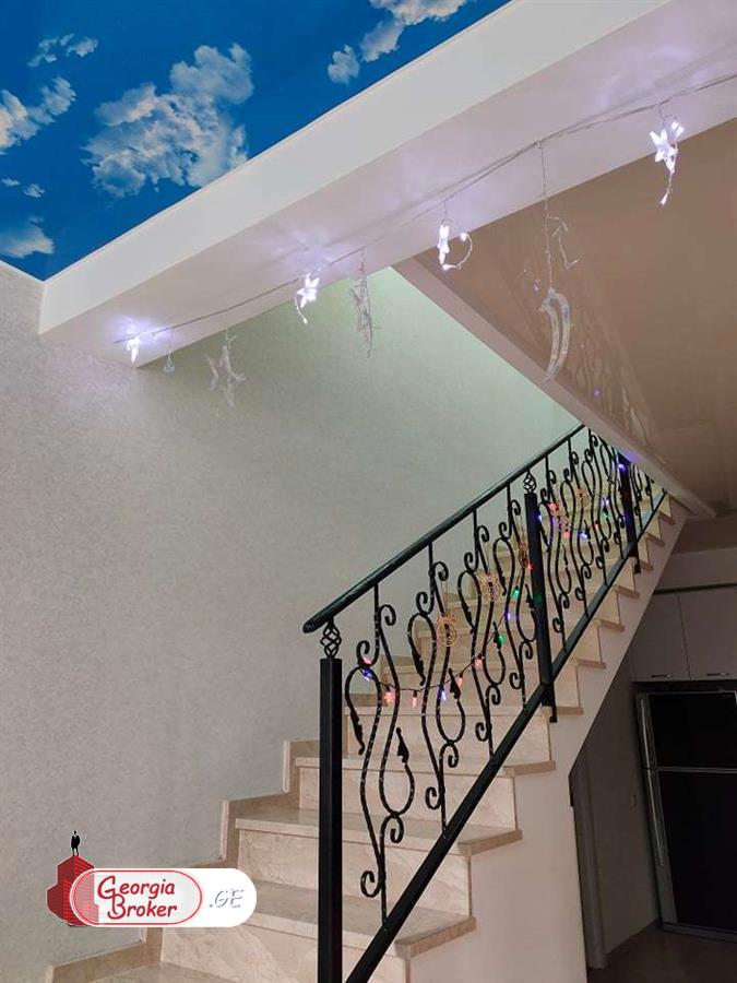 იყიდება ახალი გარემონტებული 5 ოთახიანი ბინა