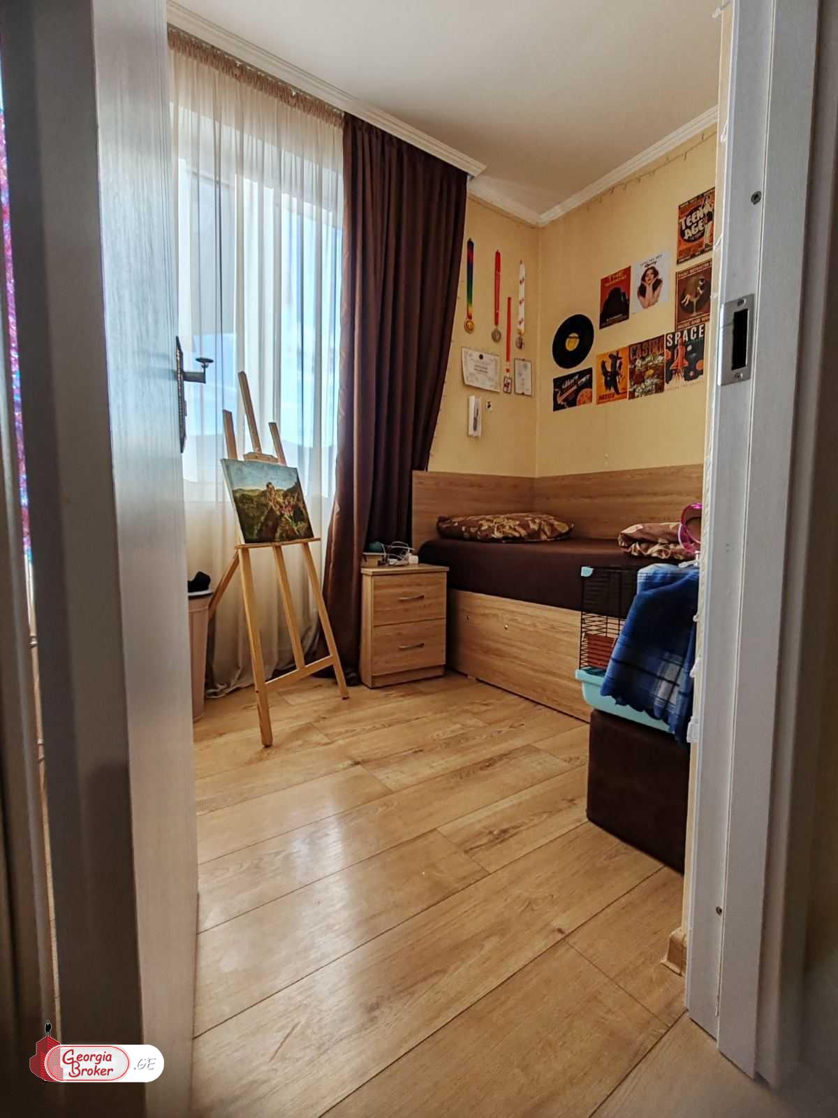 продается квартира с новым ремонтом 5-комнат