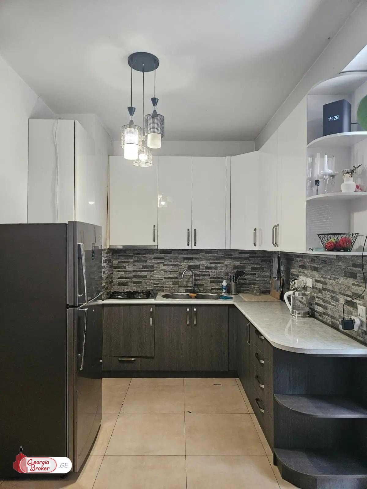 nearly repaired 2-room apartment for sale